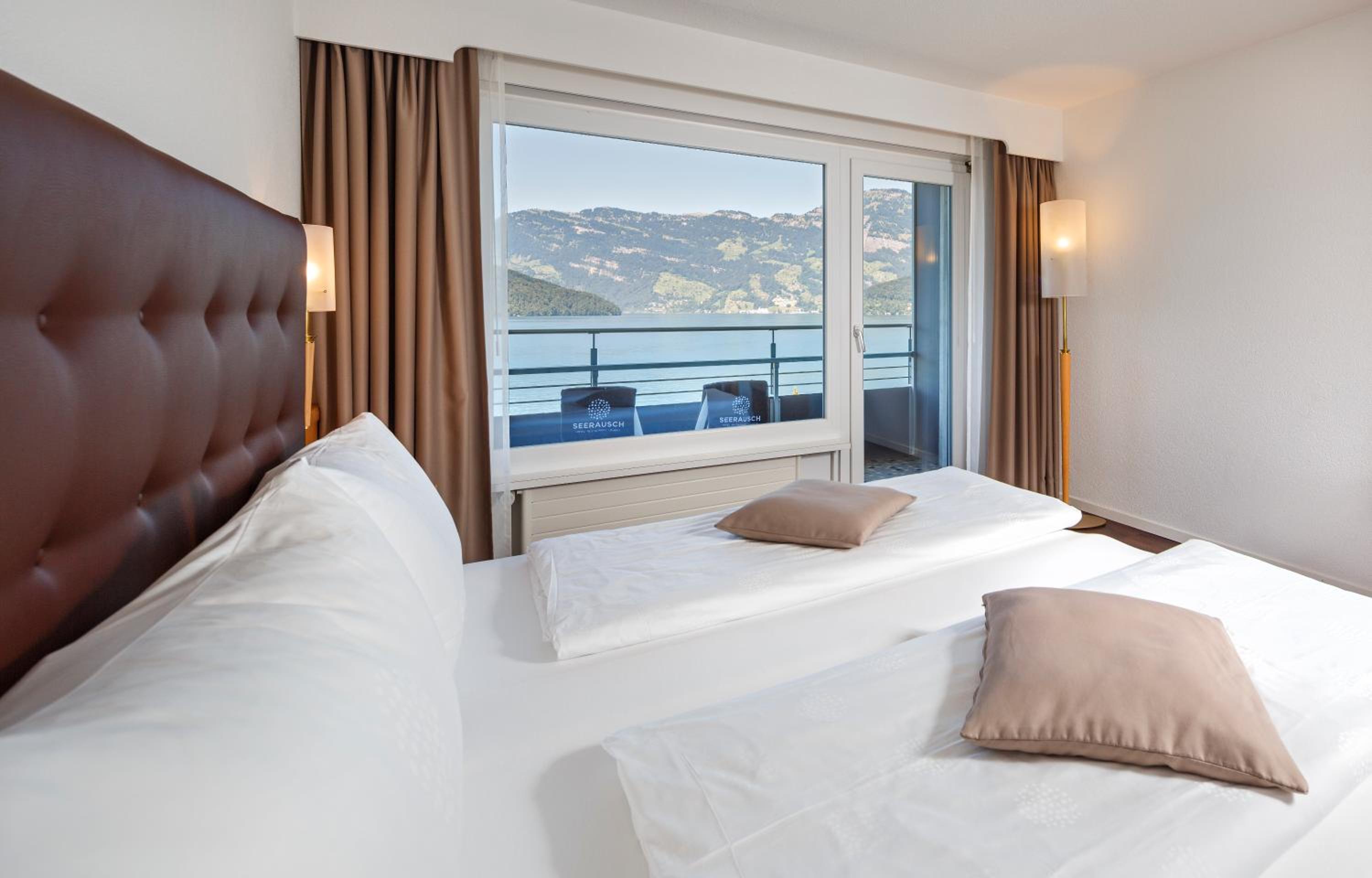 Panorama Double or Twin Room with Lake View and Balcony photo 2