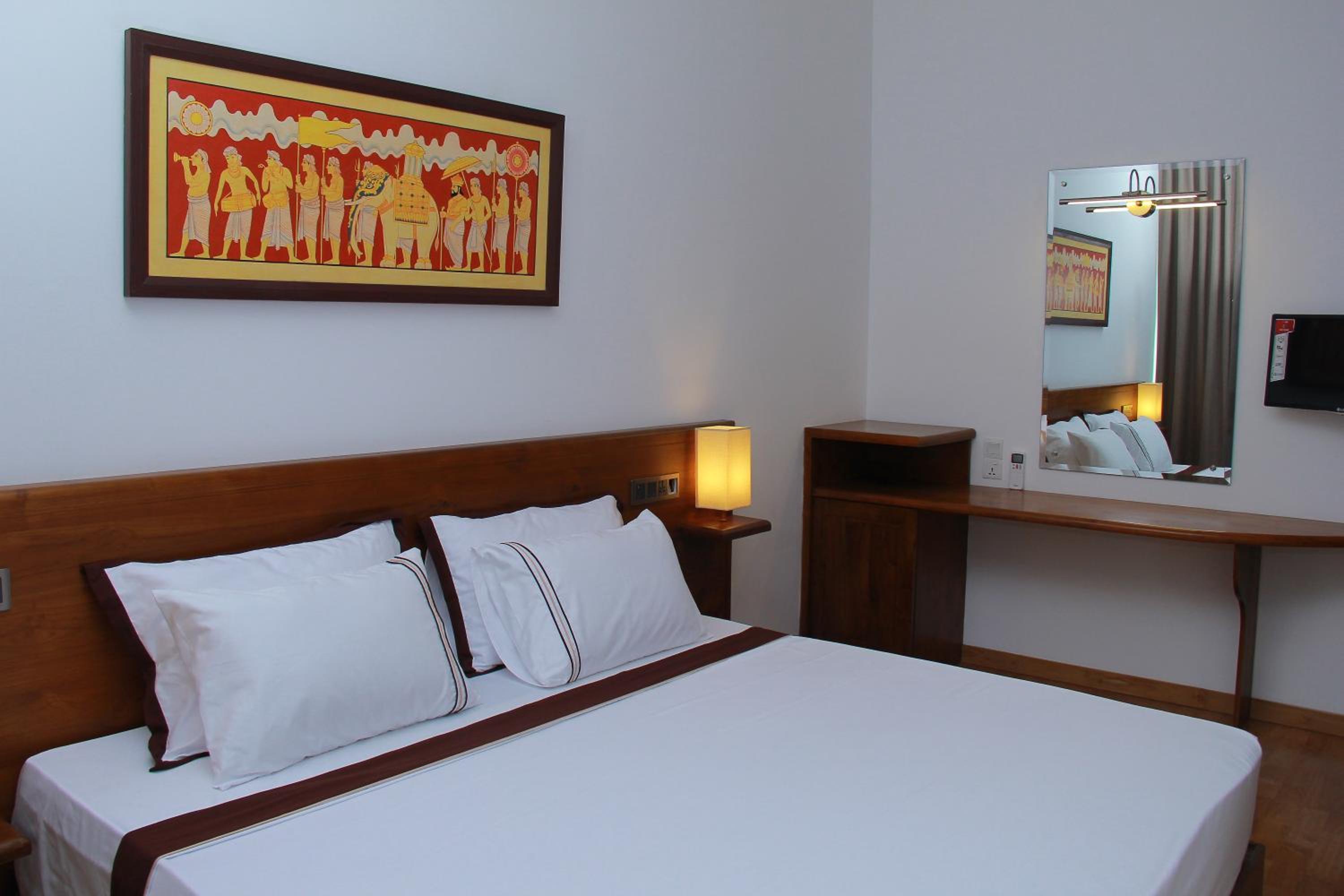 Deluxe Double Room with Balcony photo 3