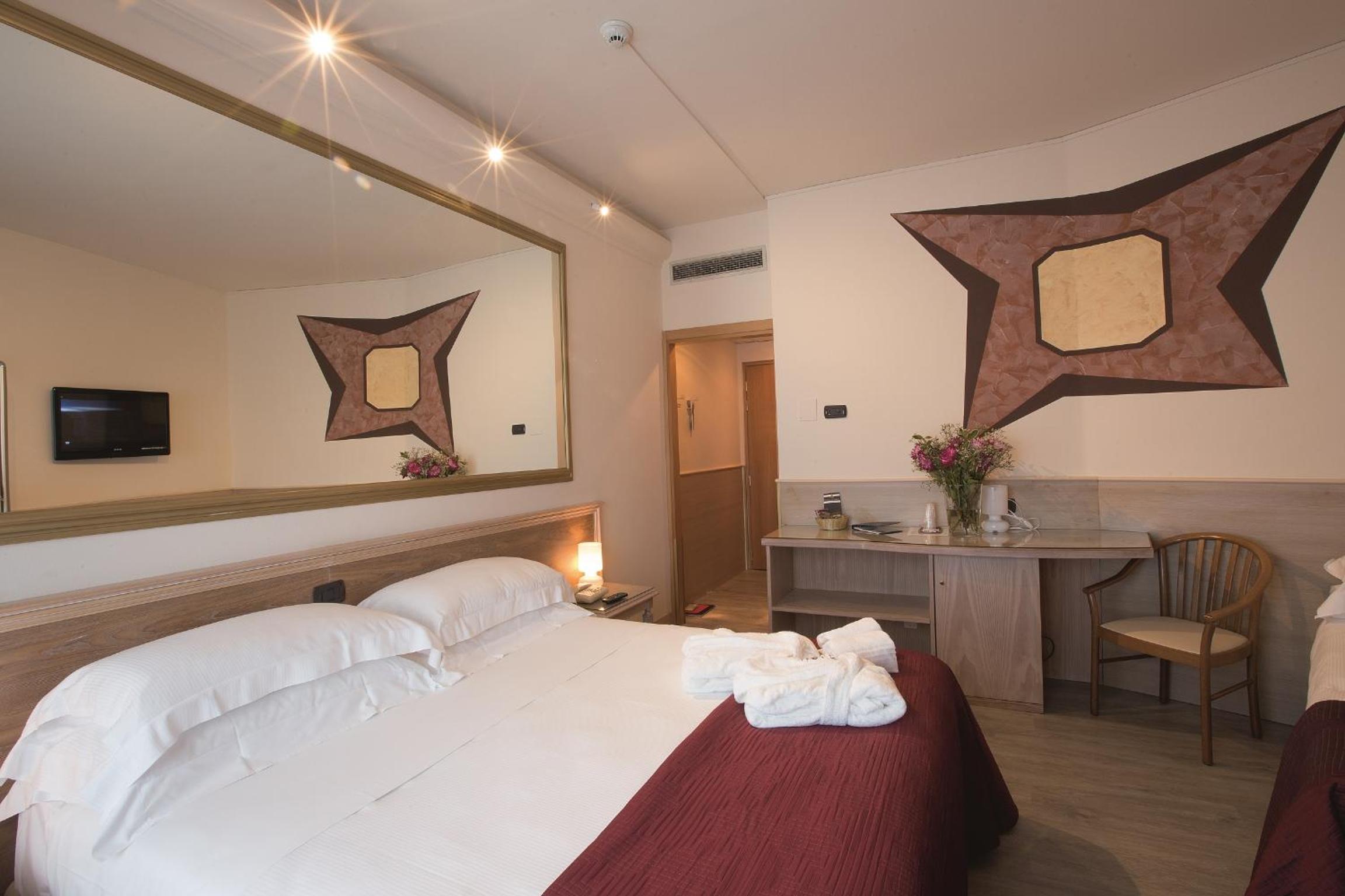 Double Room - Photo 3