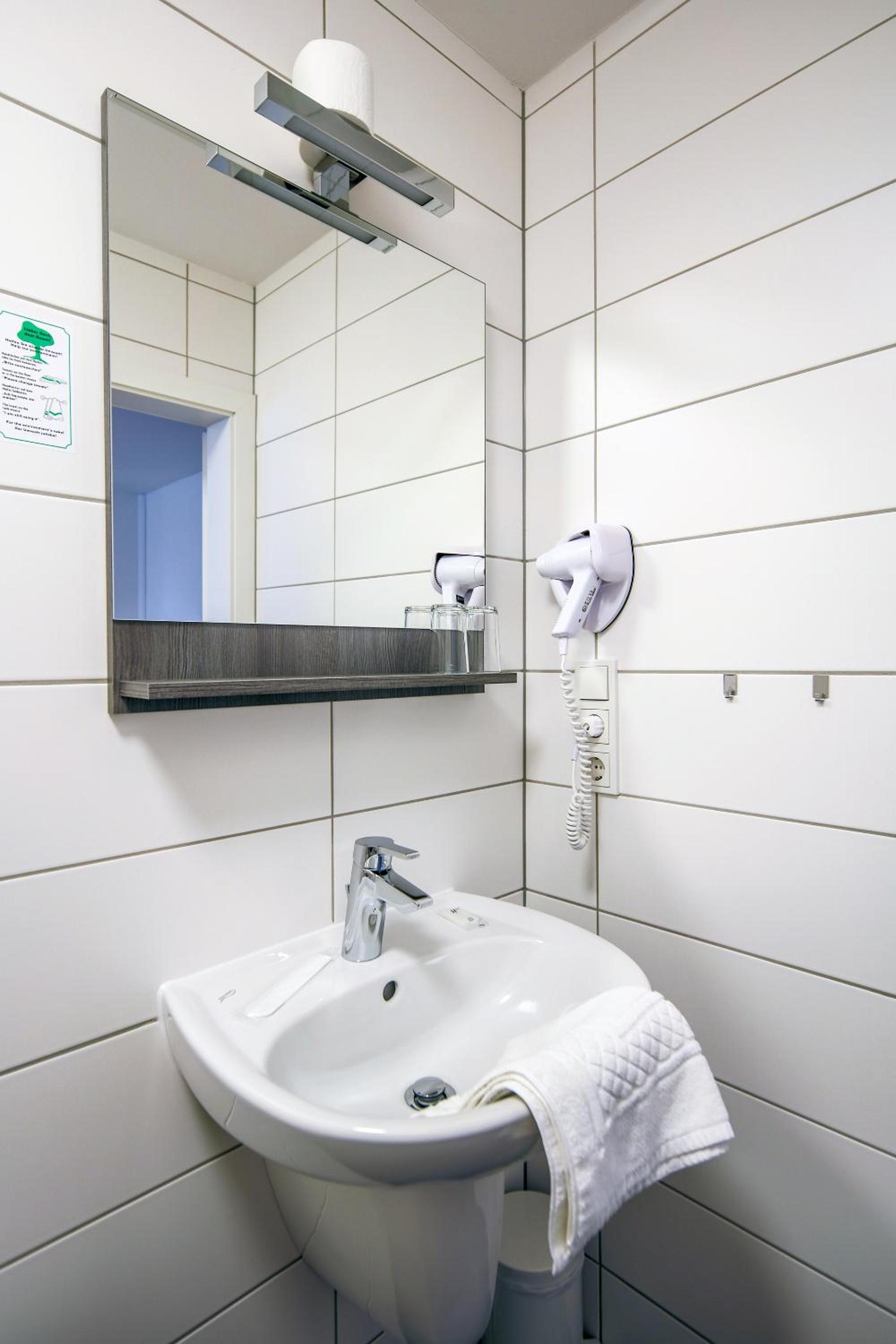 Single Room photo 3