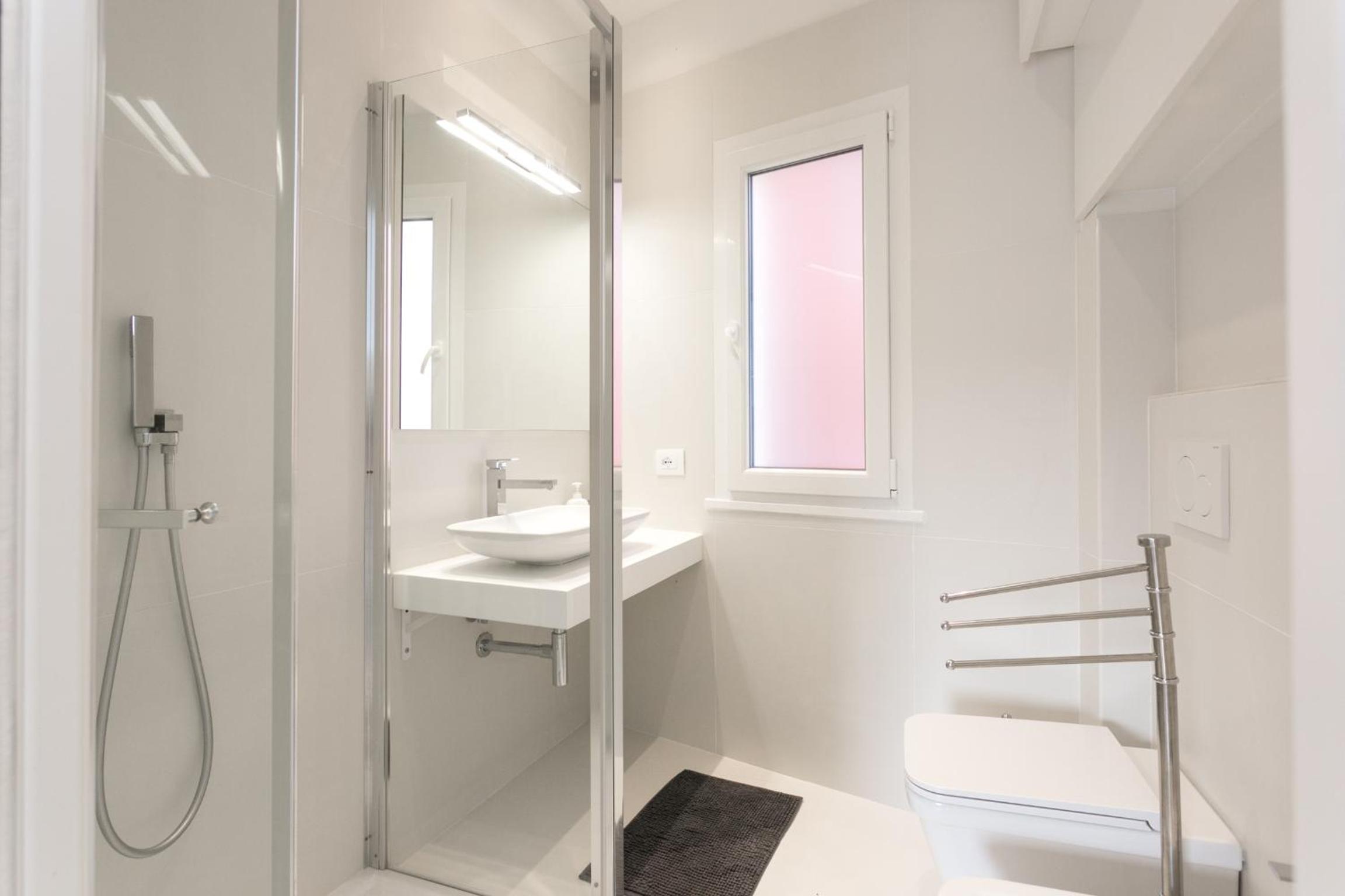 Deluxe Double Room with Balcony and Sea View photo 2