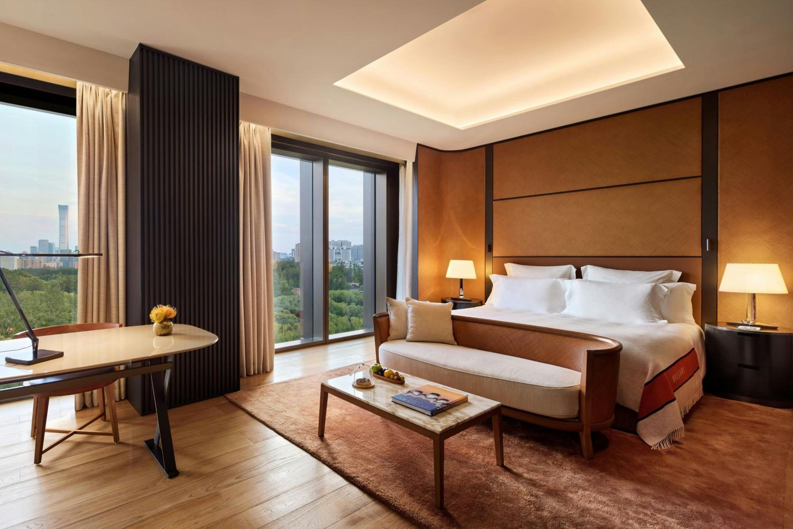 Premium Room with One King Bed Liangma River View (Free Mini-bar soft drinks & beers + 1.9 mi pick-up or drop-off service + Berluti shoe shinning & pressing service) photo 2
