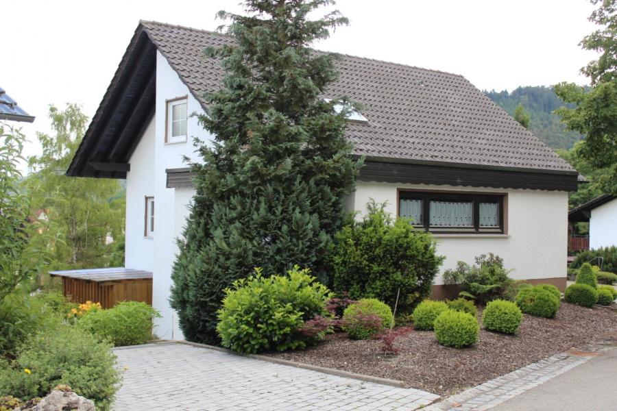 One-Bedroom Apartment with Garden View photo 2