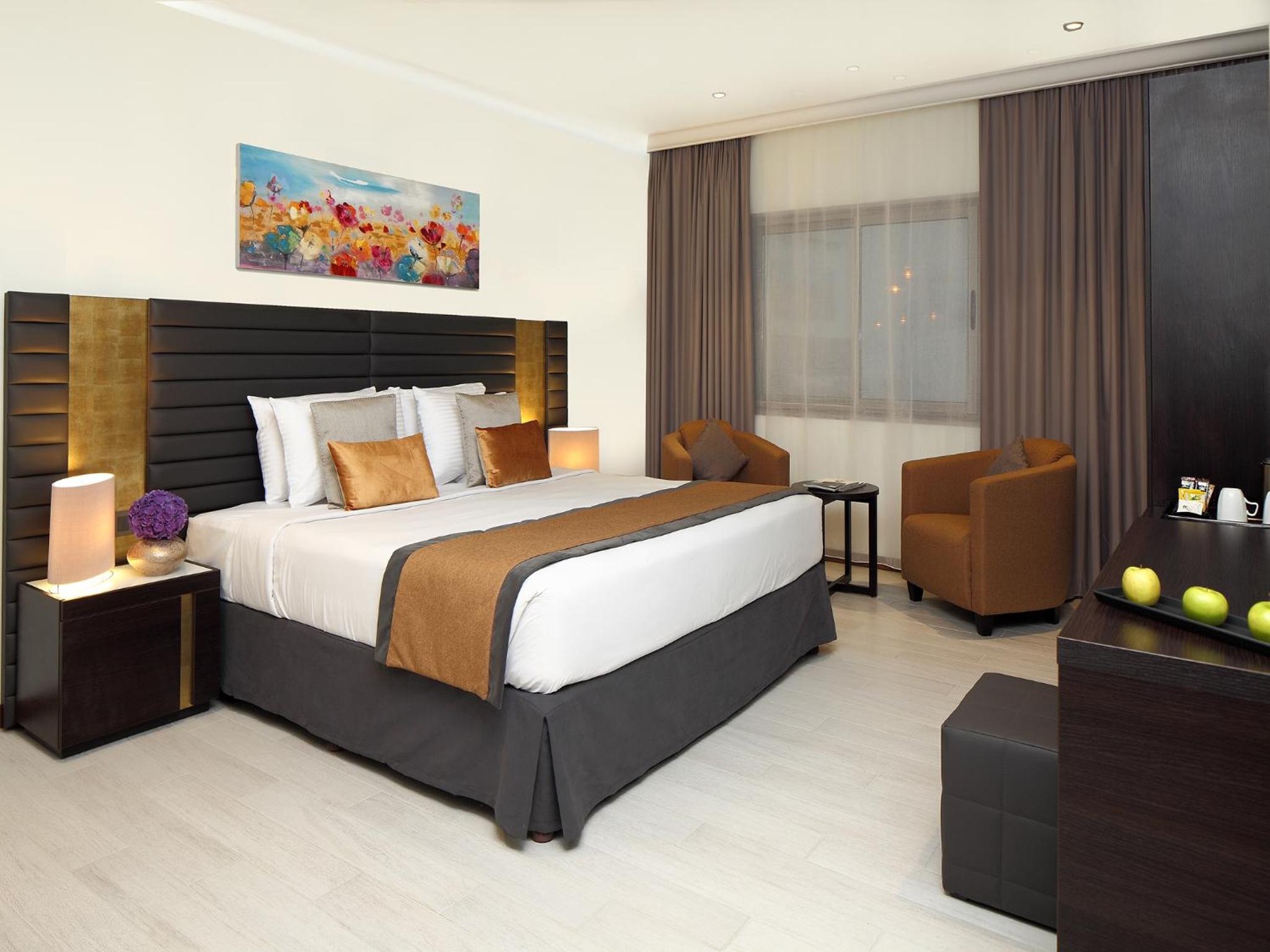 Superior Three-Bedroom Sunrise Villa with Sea View photo 2