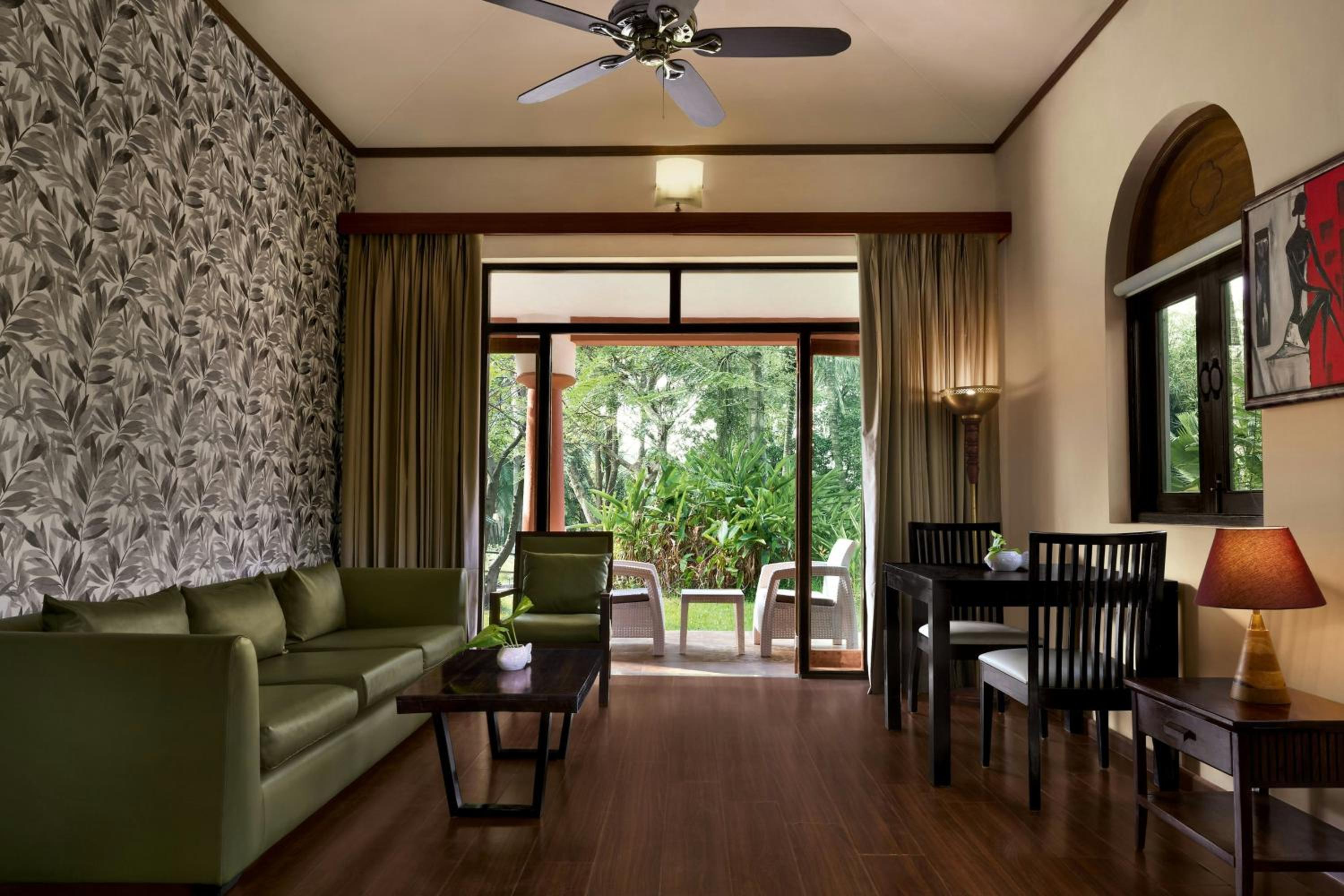 Hazel King Suite with Resort View