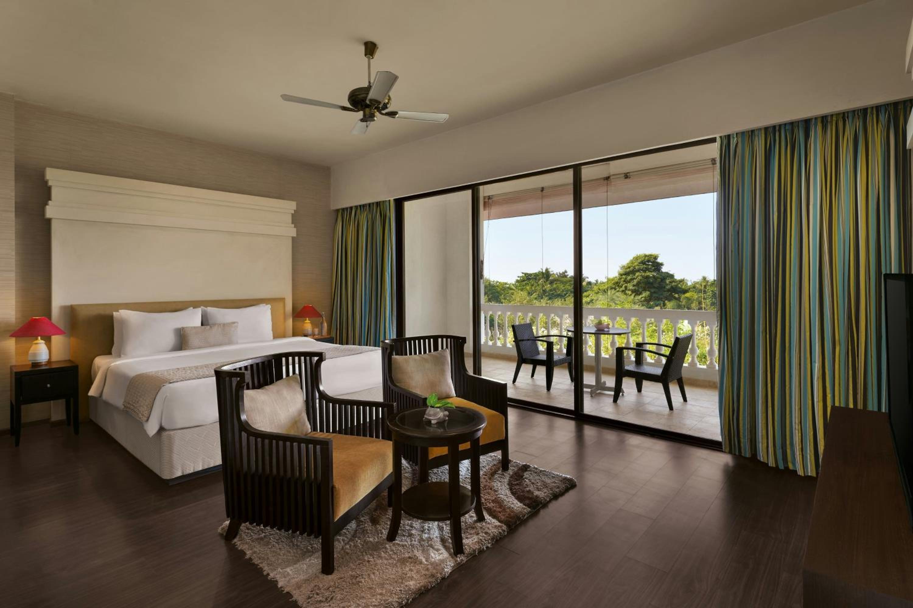 Fern Classic Premium King Room with Courtyard View - Photo 1