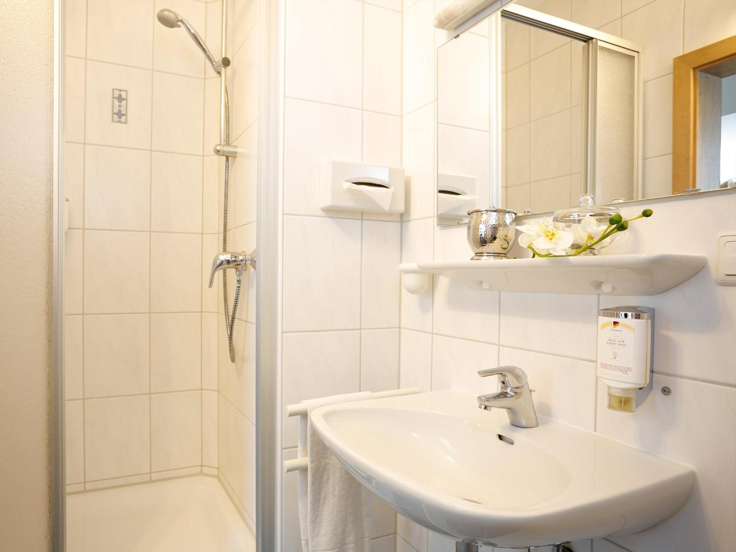 Standard Double Room - Photo 2