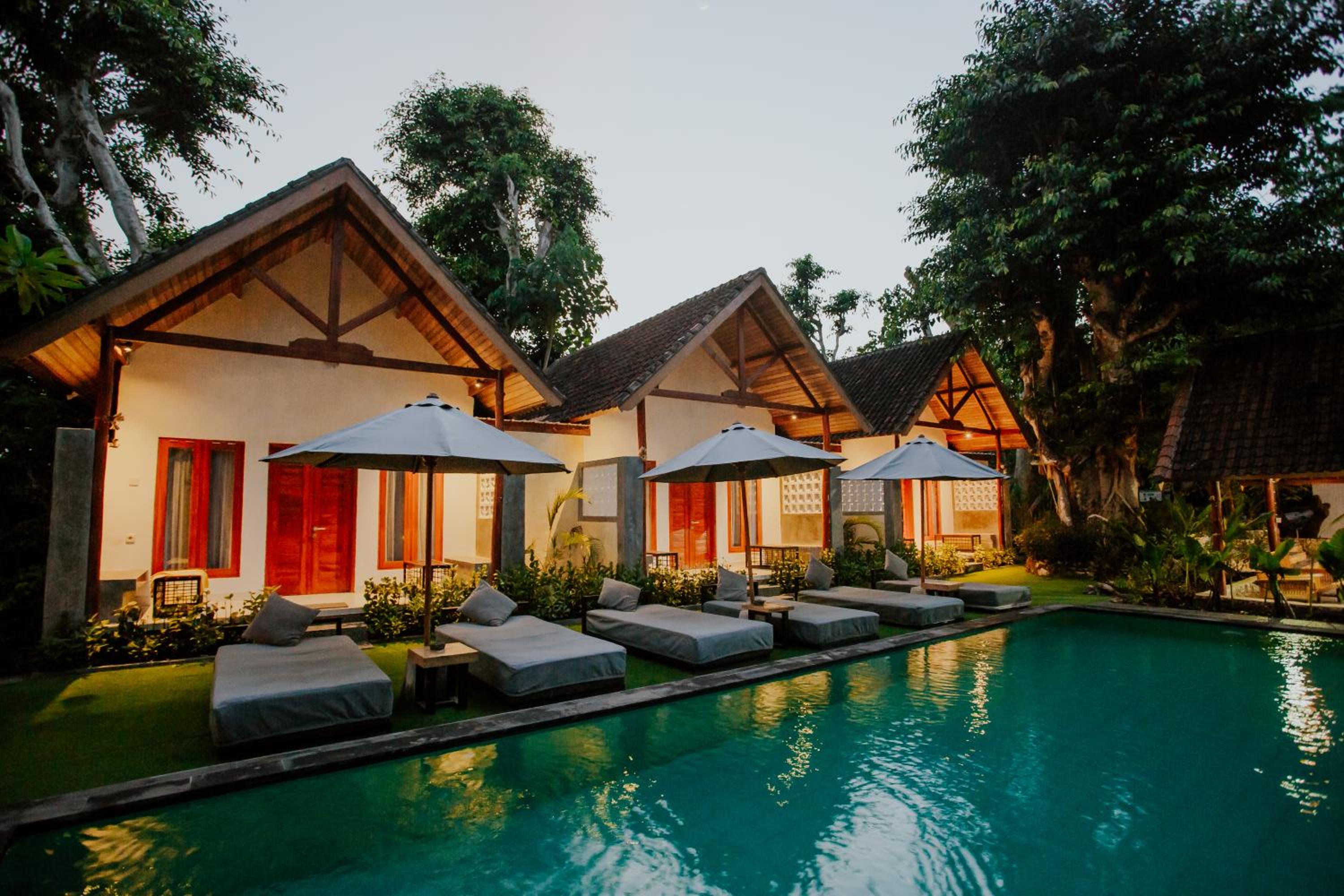 Deluxe Bungalow photo 2