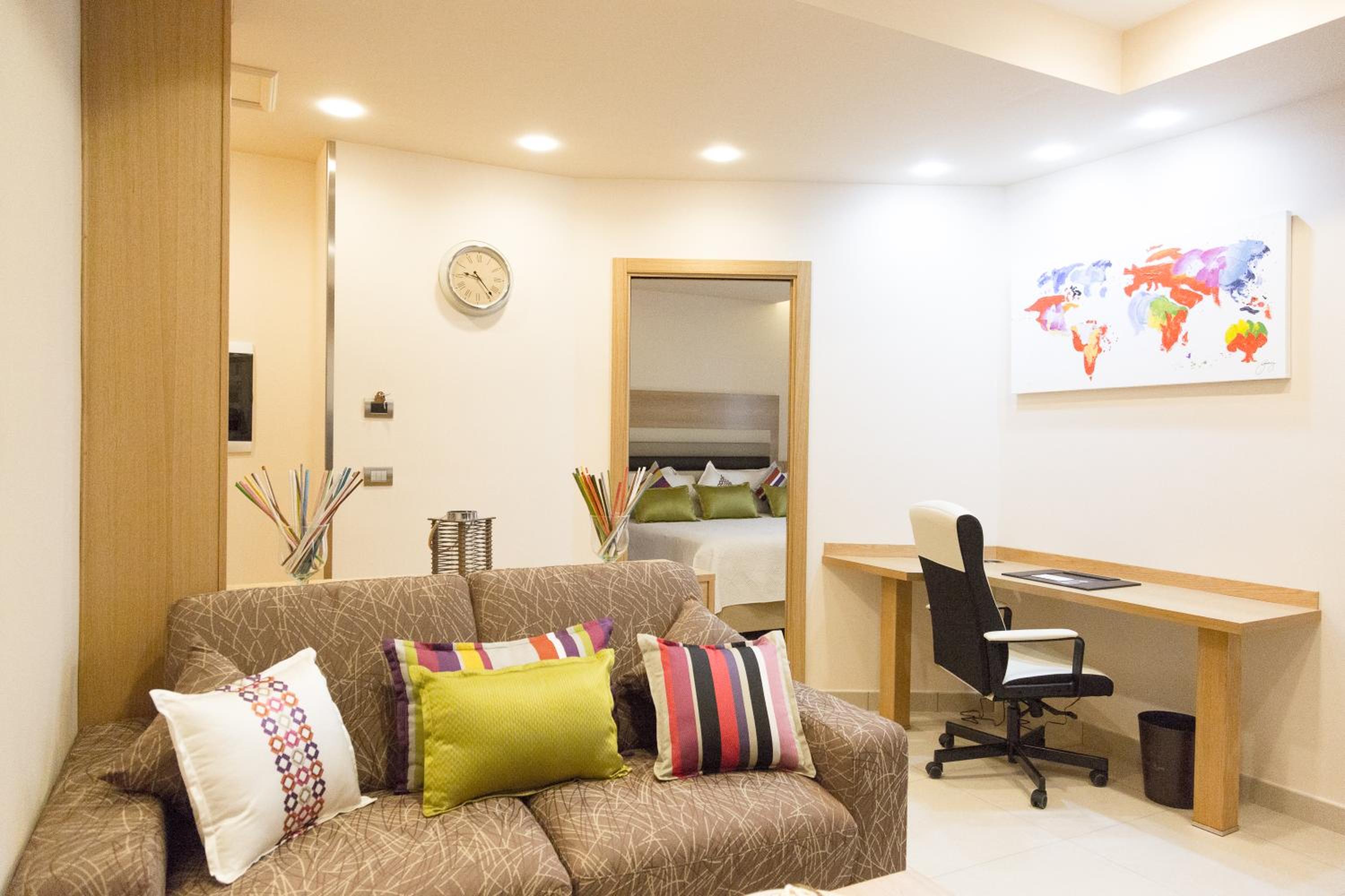 Queen Suite with Sofa Bed photo 3