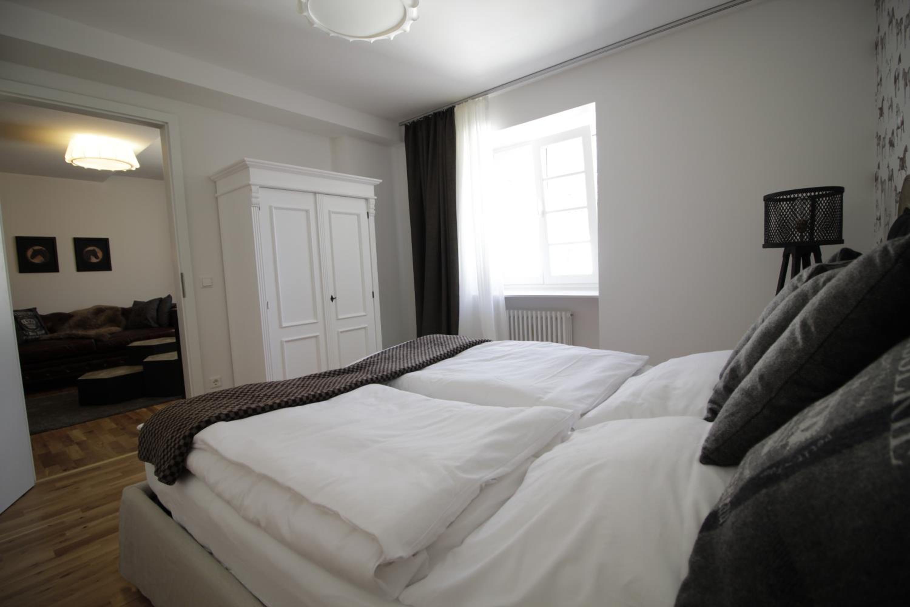 One-Bedroom Apartment - Photo 5