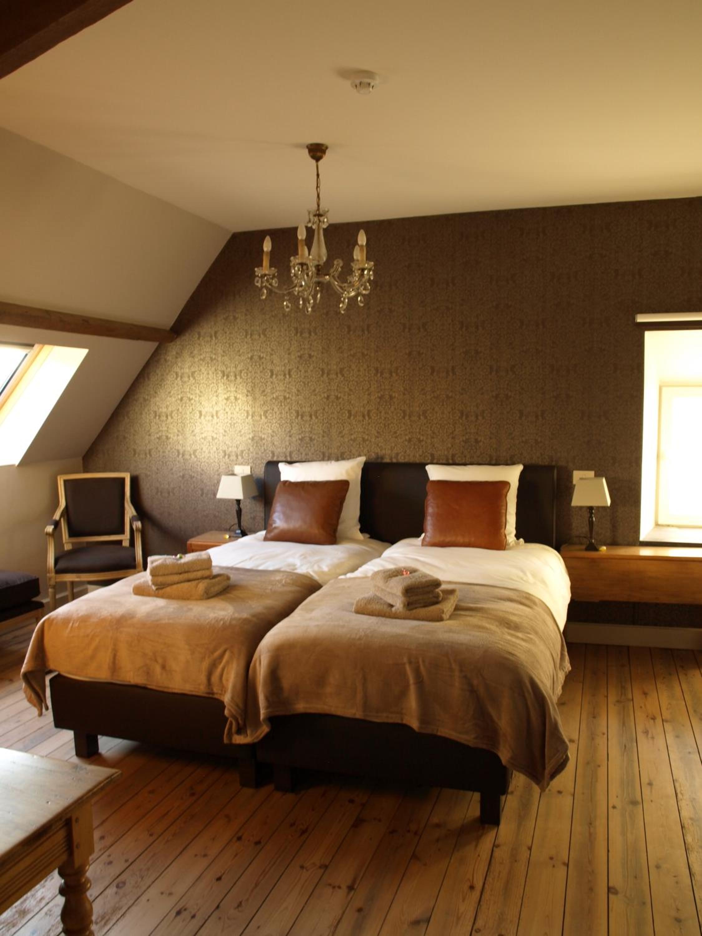 Double Room with Bath photo 2