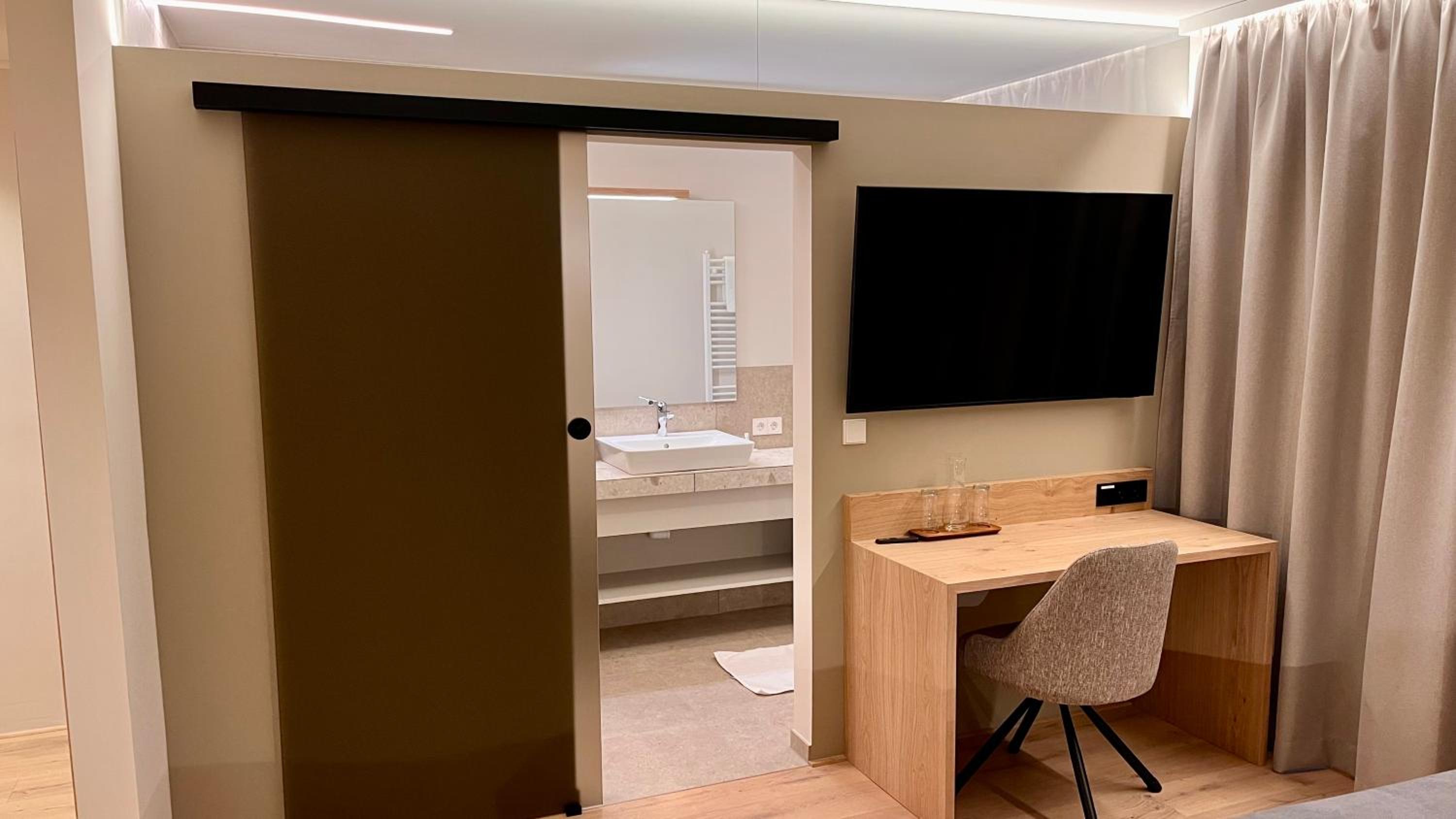 Double or Twin Room photo 3