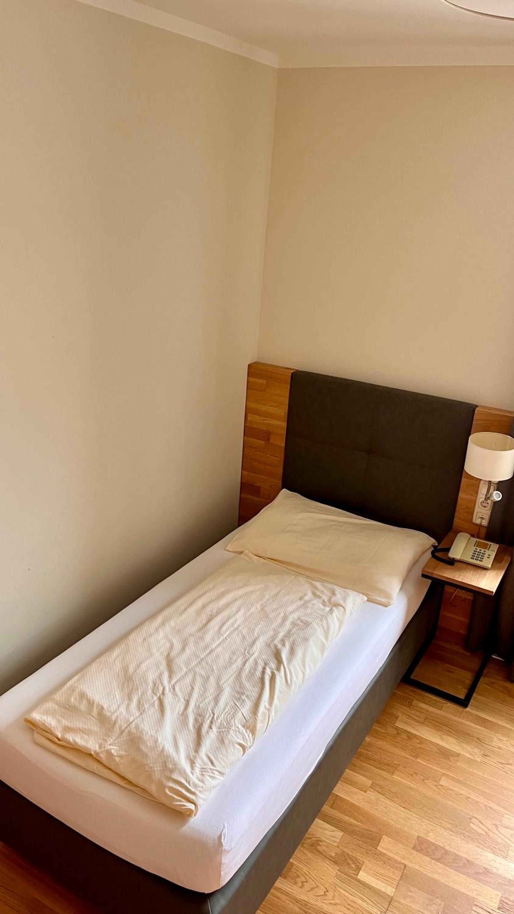 Small Single Room photo 1