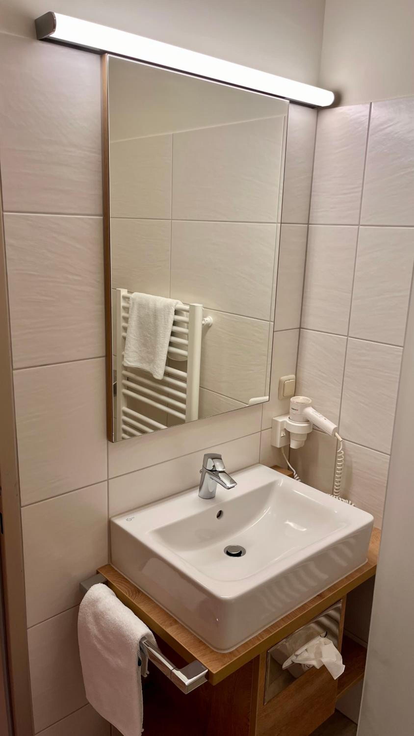 Small Single Room photo 2