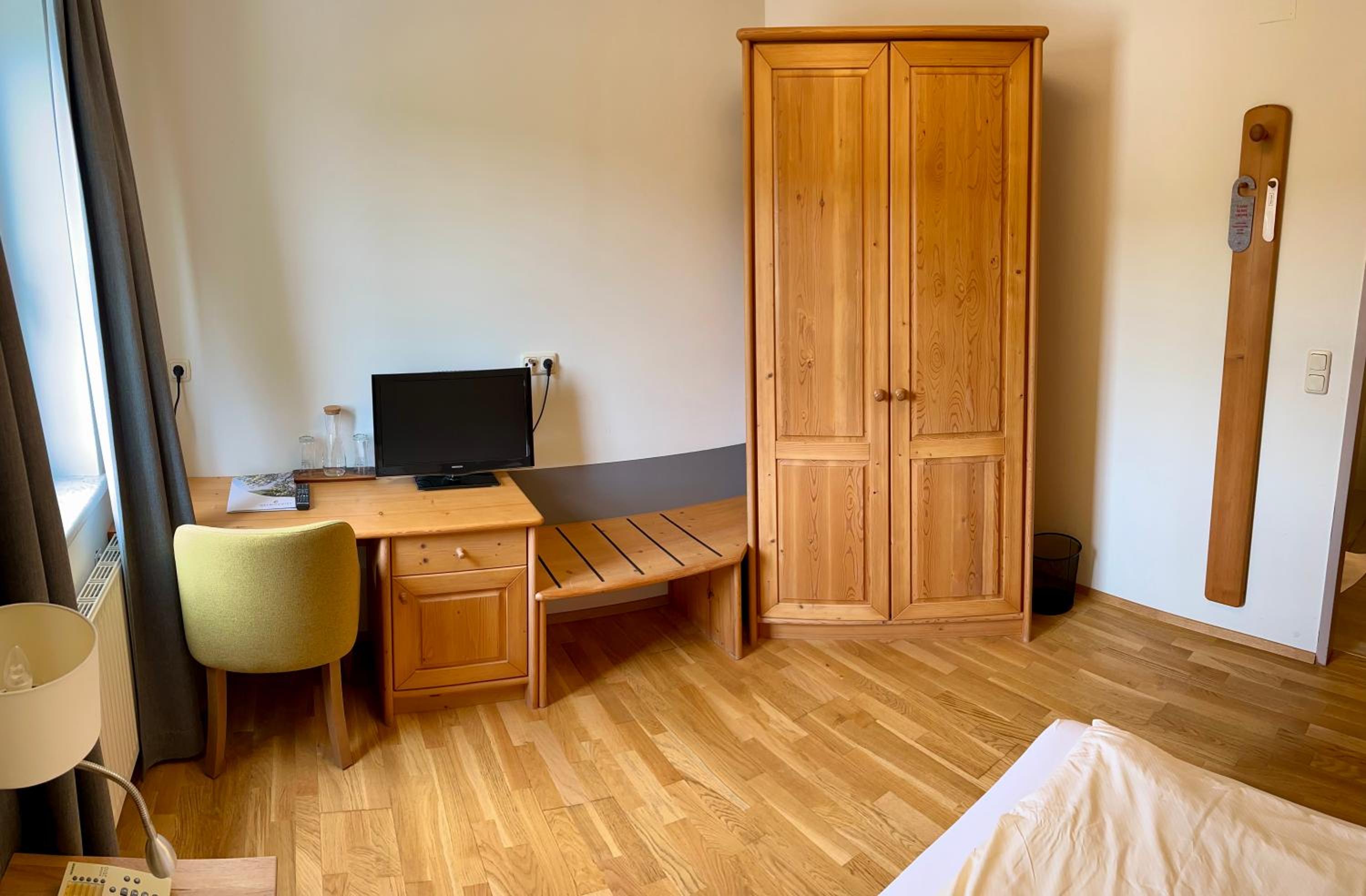 Small Single Room photo 3