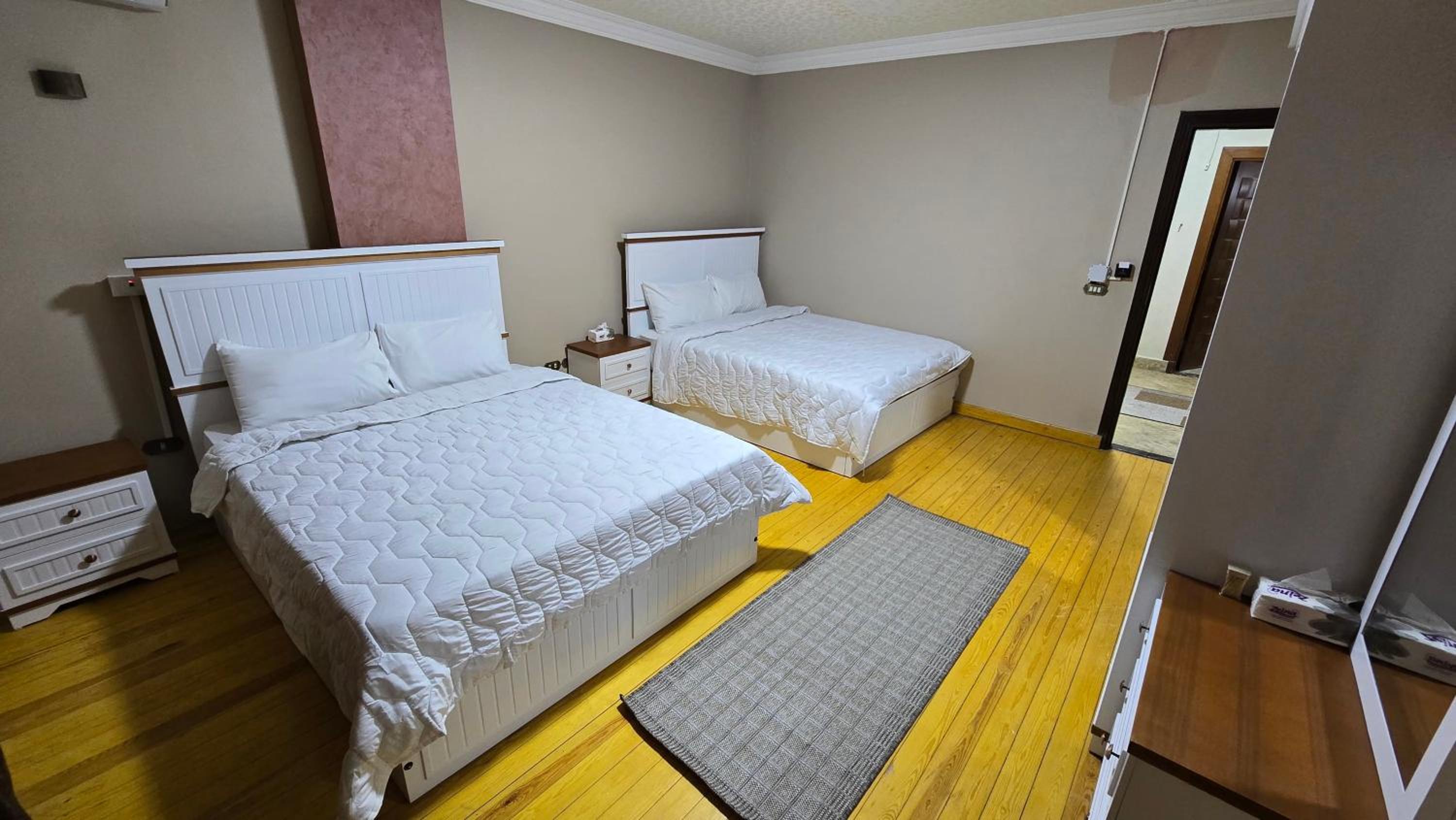 Five-Bedroom Deluxe Apartment