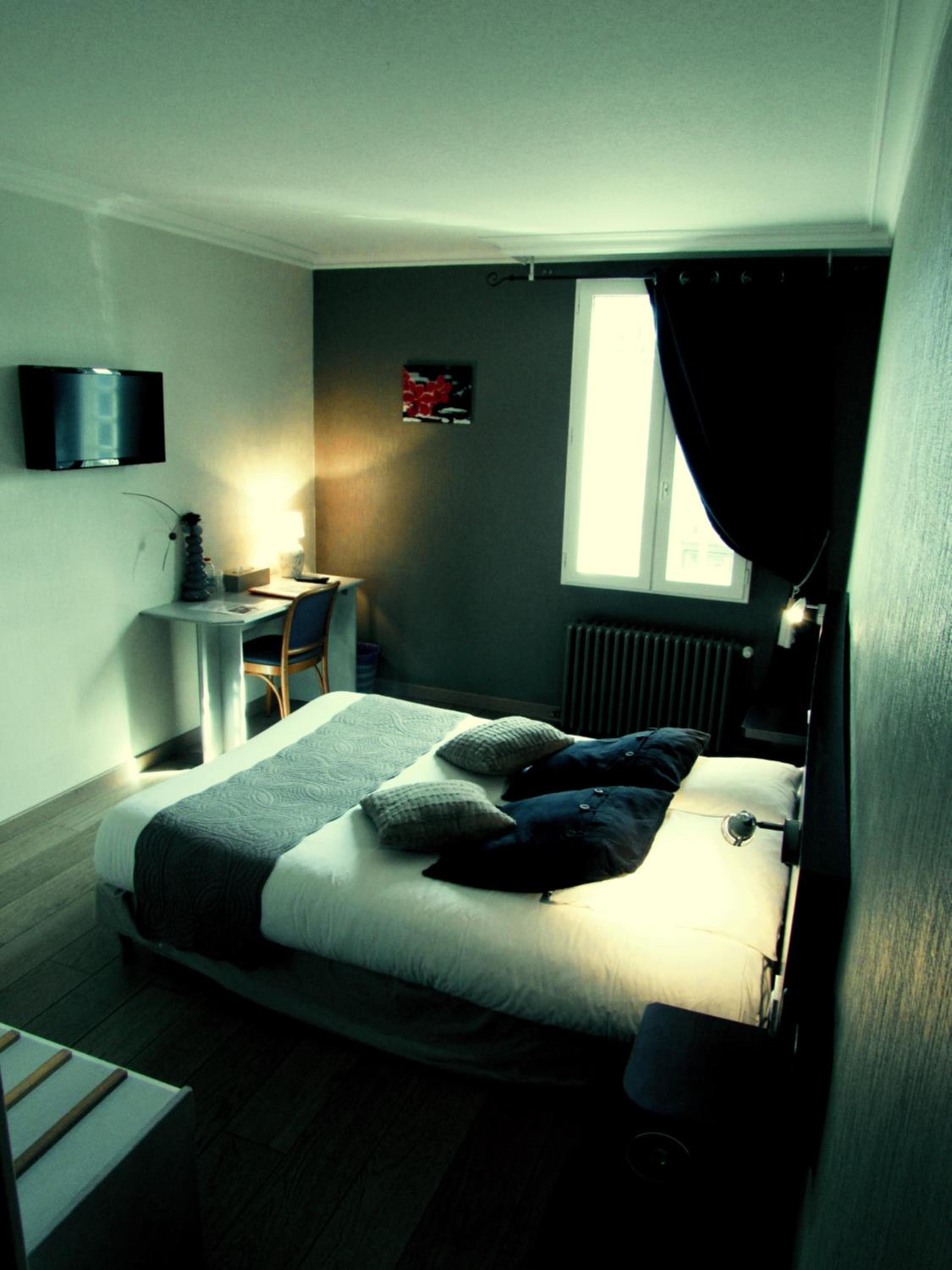 Standard Double Room - Photo 3