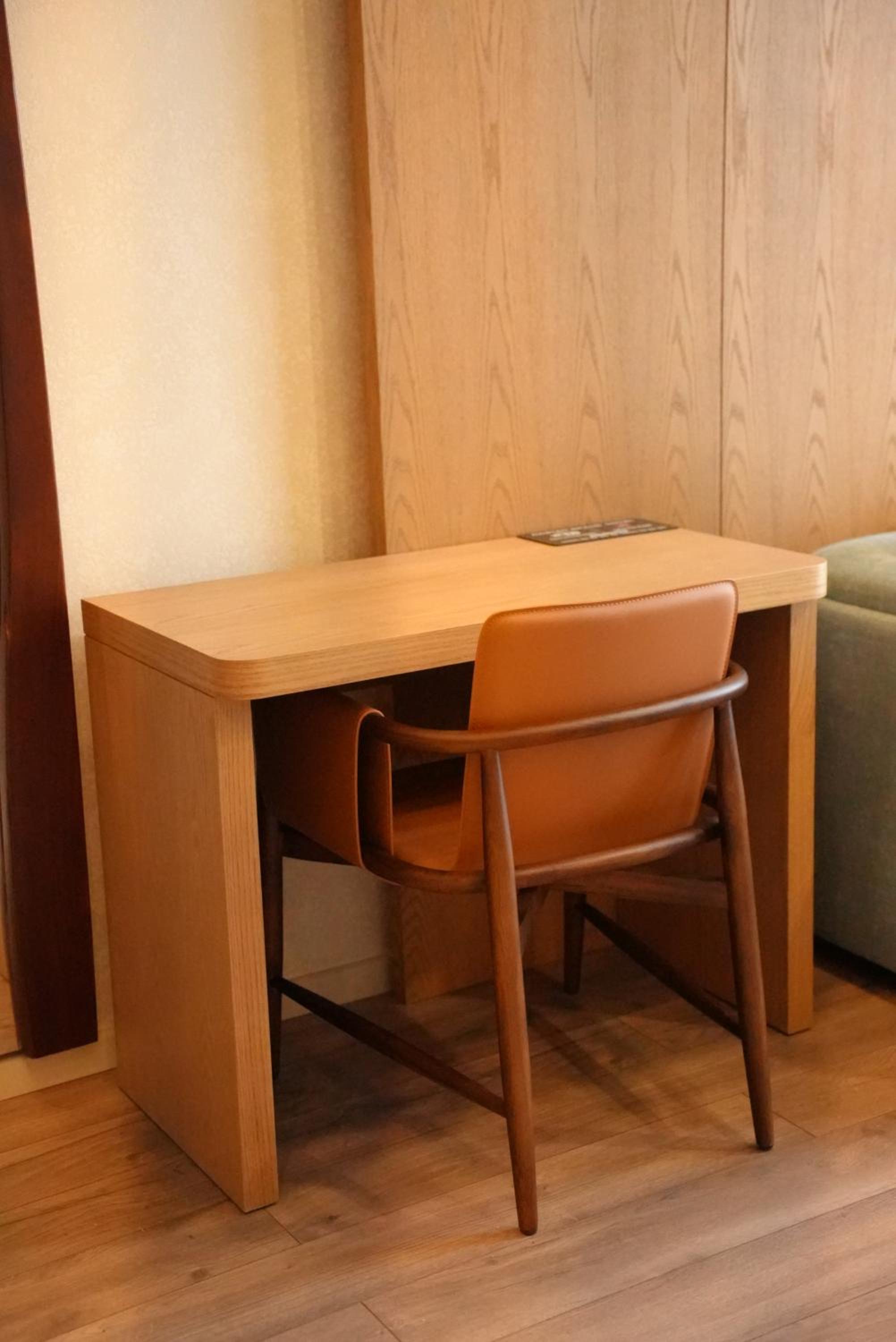 Deluxe King Room - Photo 6