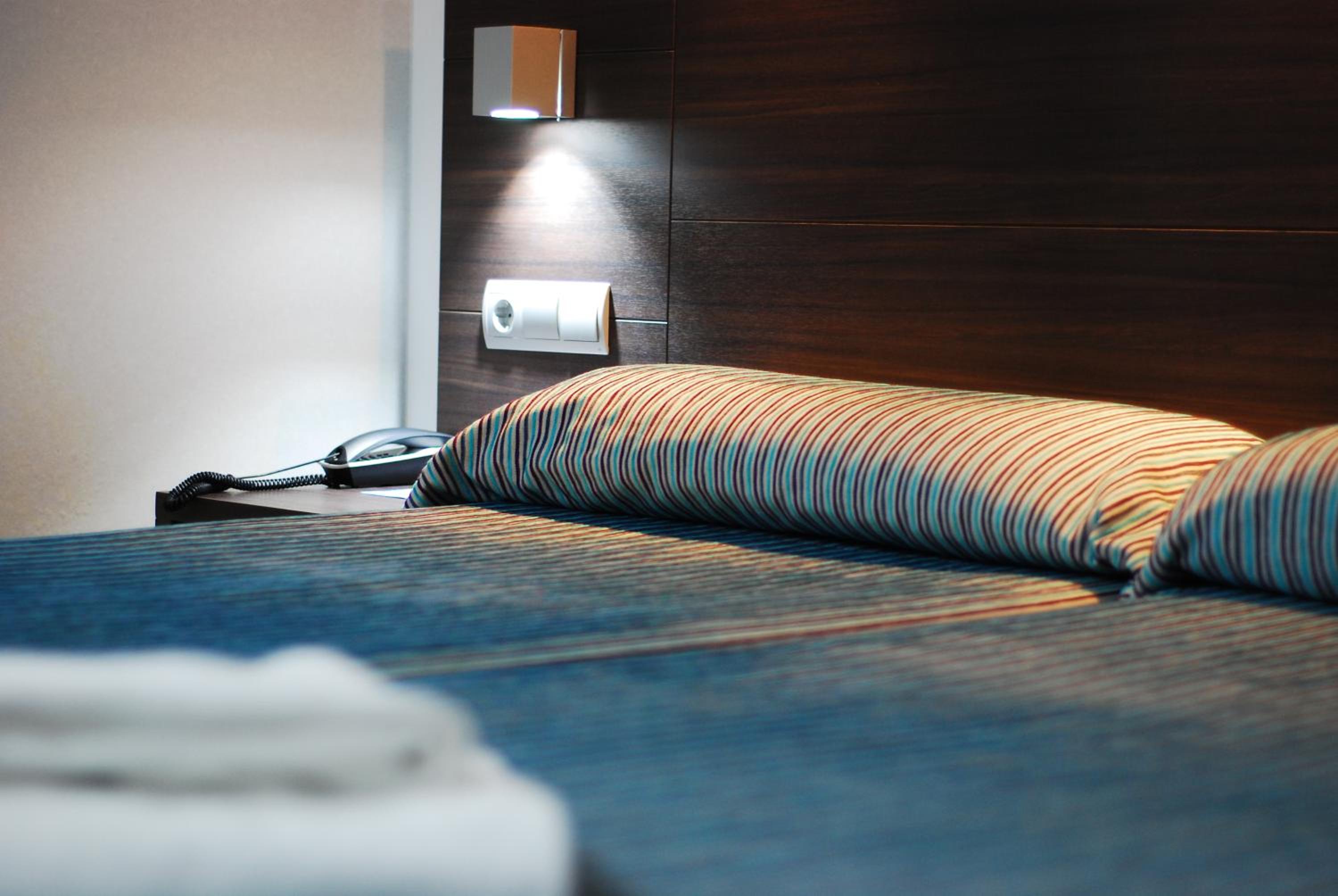 Superior Double or Twin Room with Lateral Sea View - Photo 9