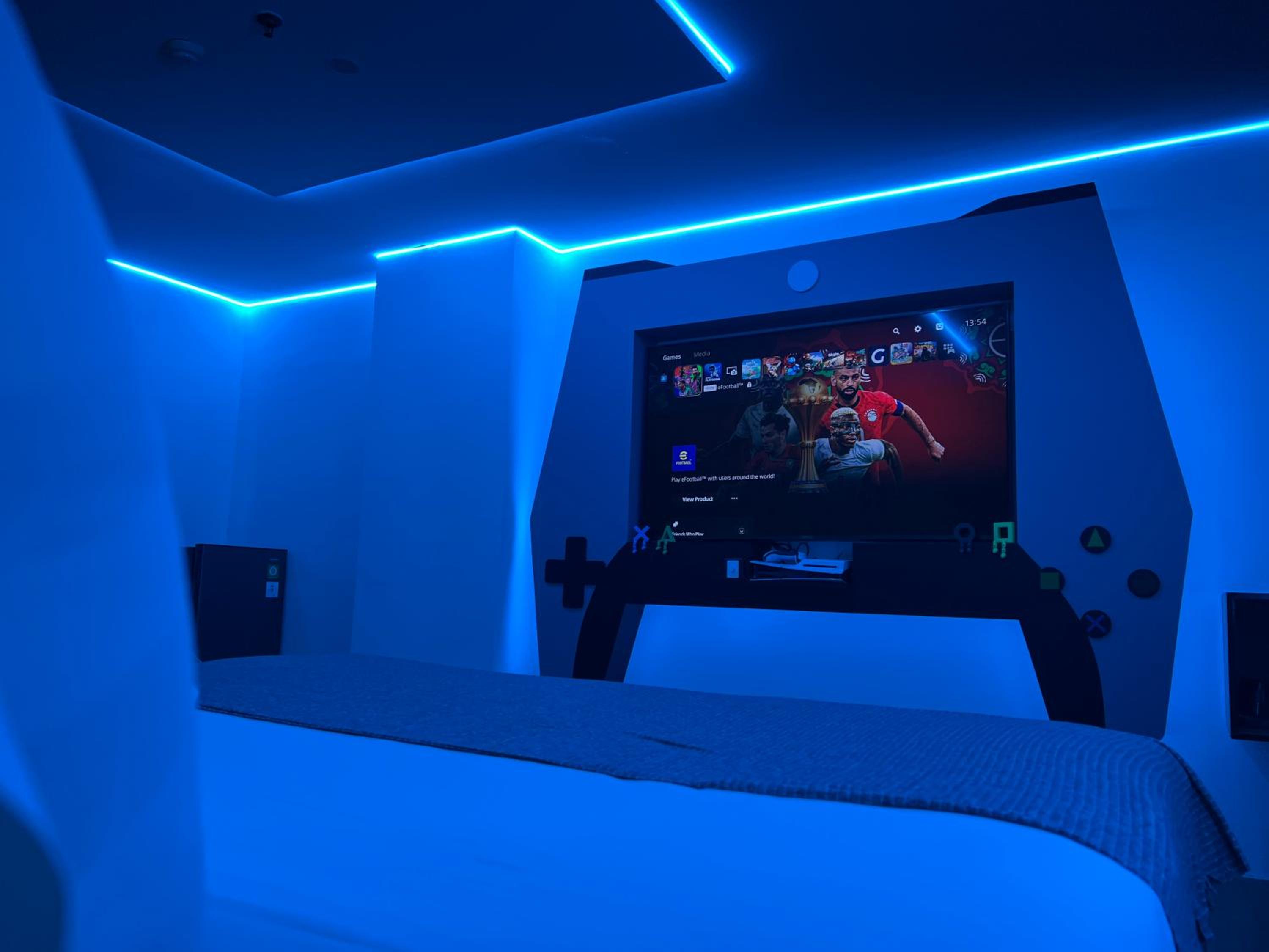 Family Game Room with PS5 photo 3