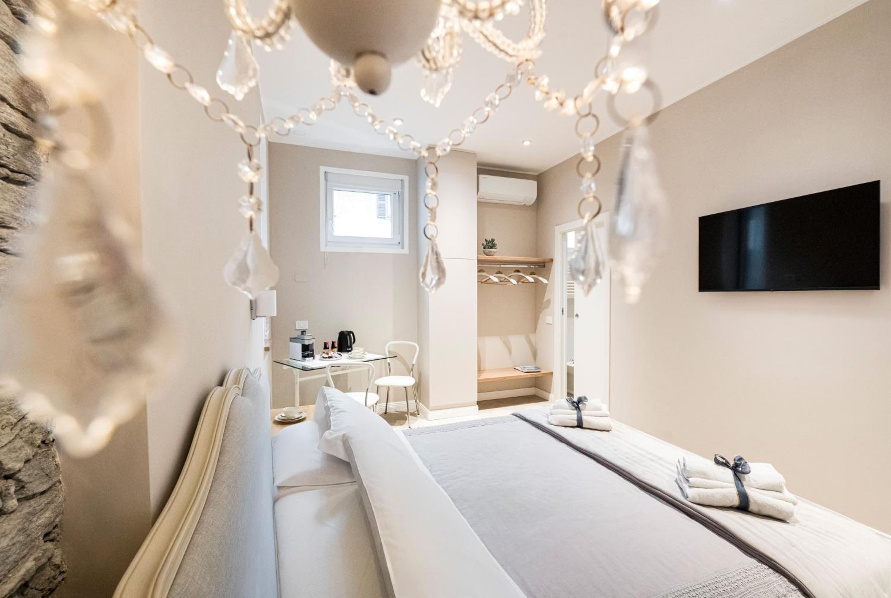 Elegant Room photo 2