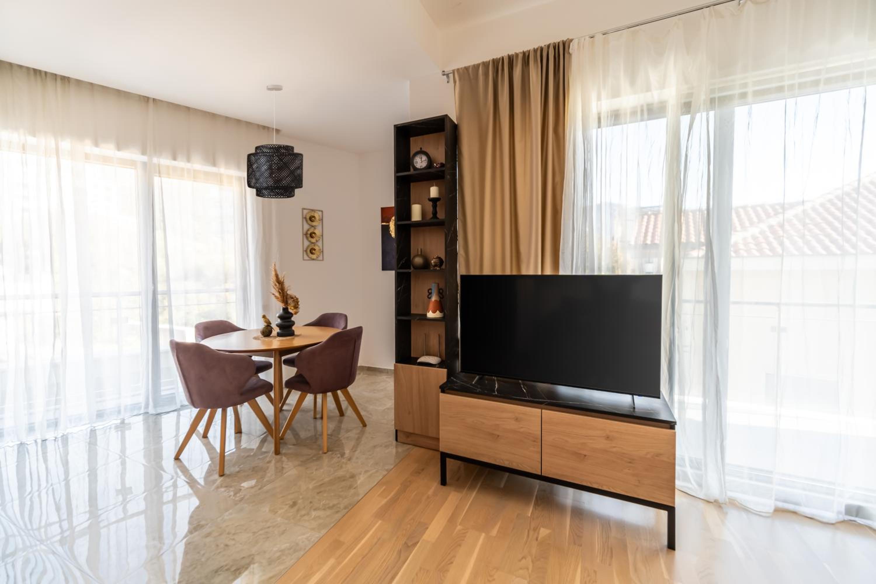 One-Bedroom Apartment with Balcony