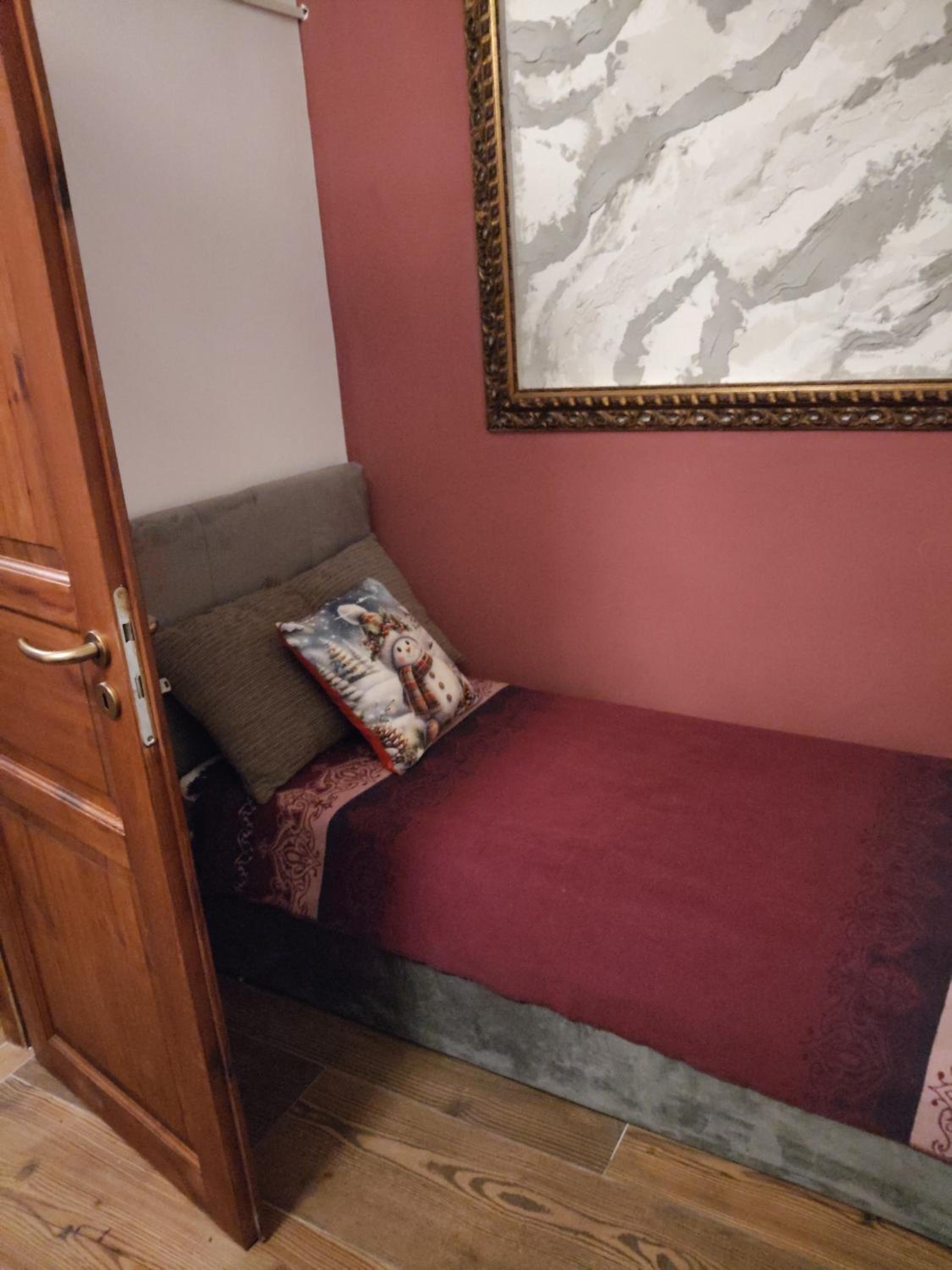 Deluxe Room (2 Adults + 1 Child) photo 2
