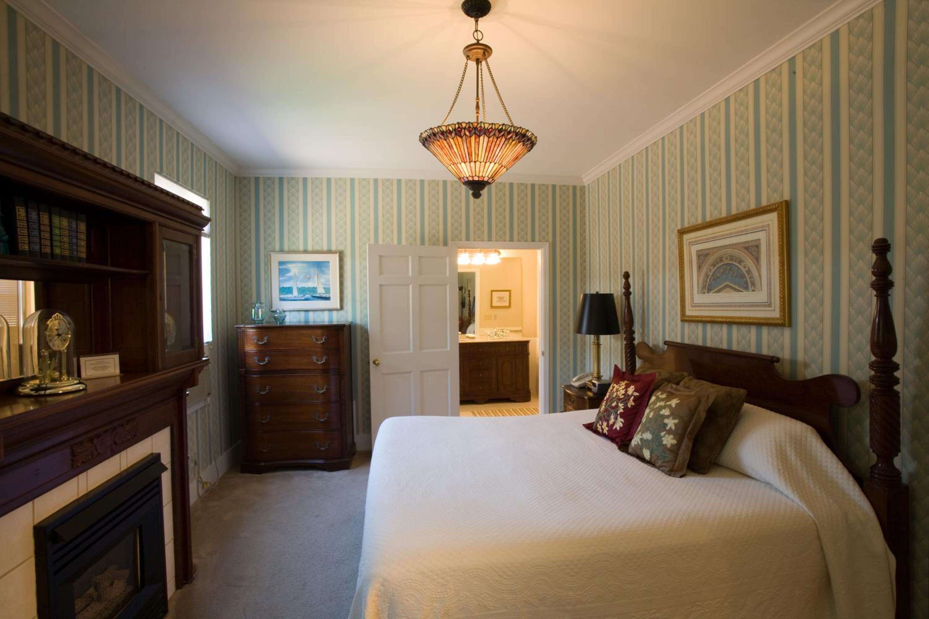 Queen Suite photo 3