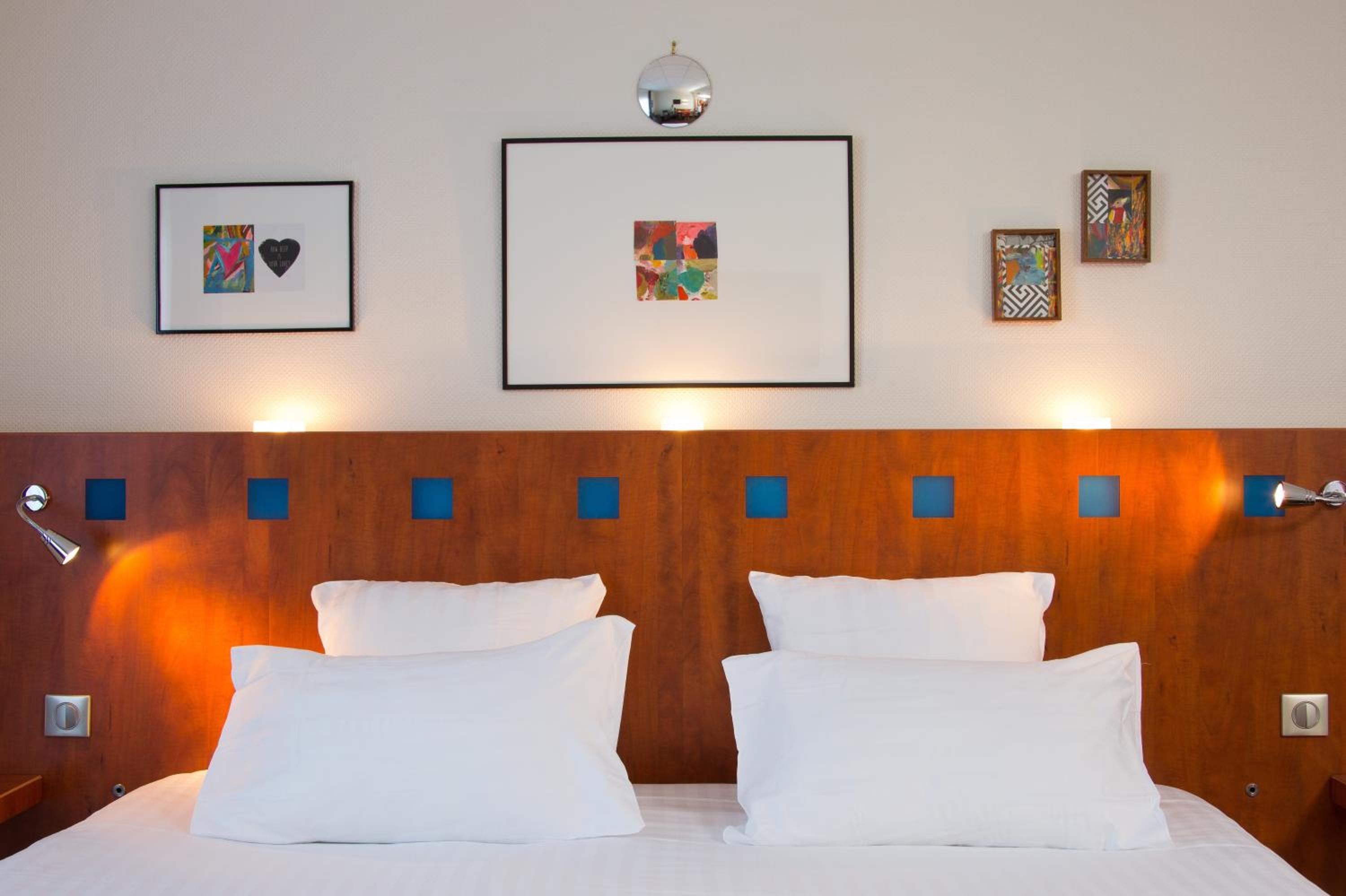 Executive Quadruple Room (1 double bed, 1 single bed, 1 child bed)