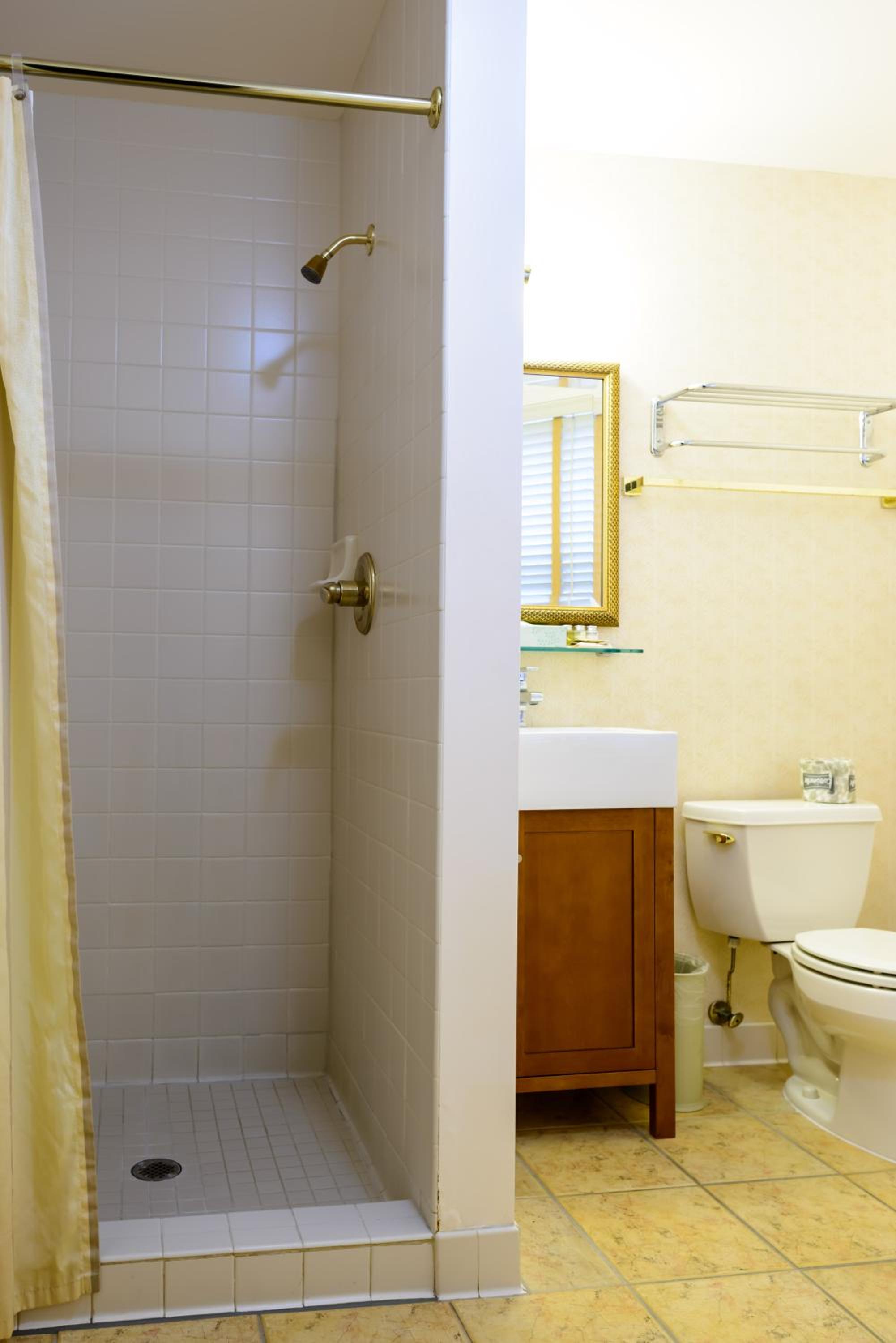 Queen Room - Photo 9