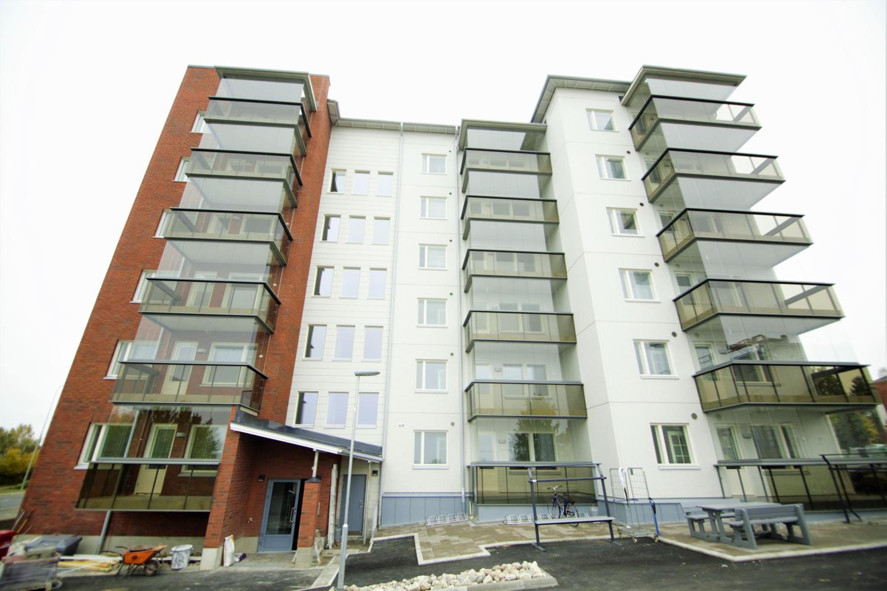 Apartment with Lake View - Photo 4