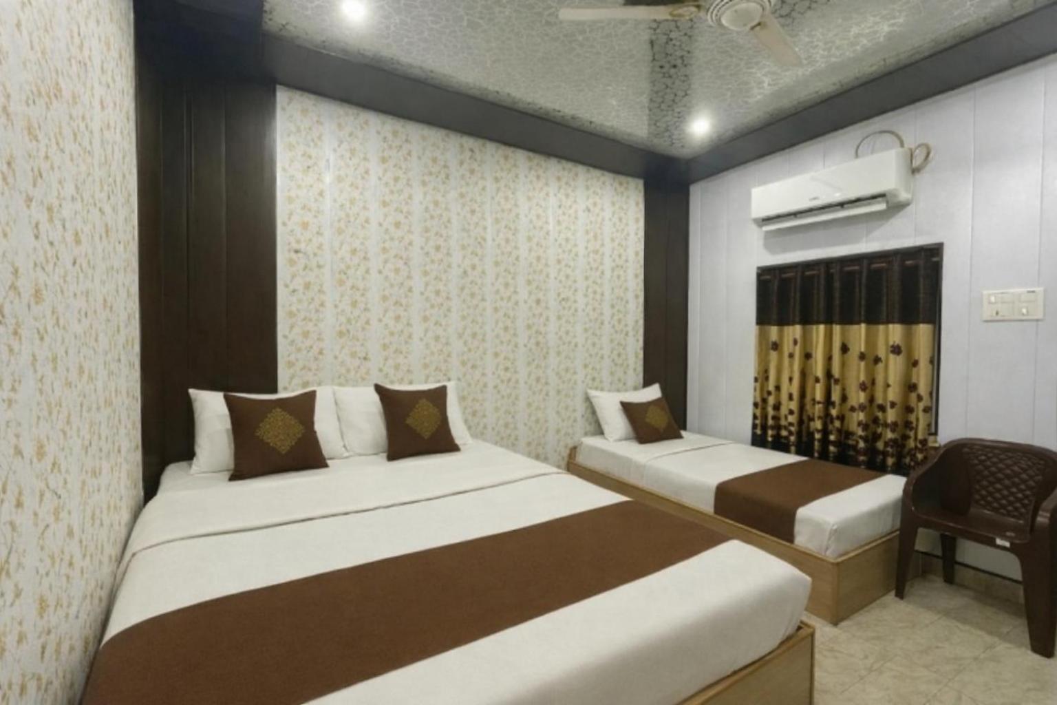 Deluxe Double Room with Extra Bed