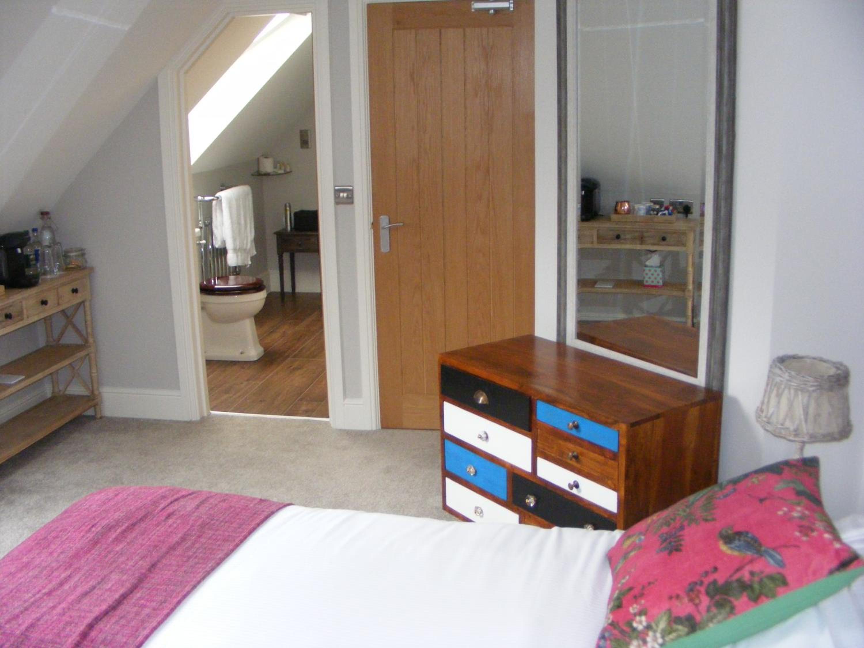 Standard King Room photo 3