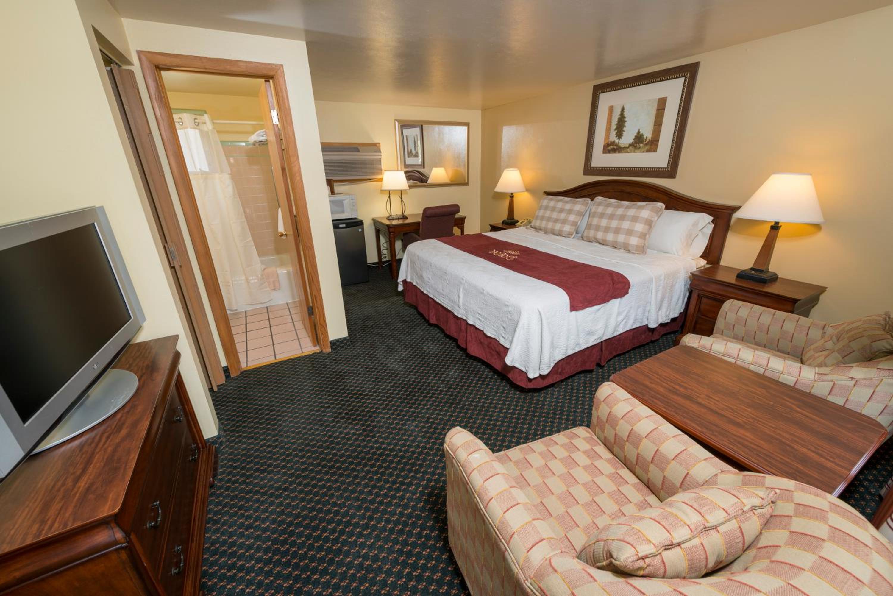 Standard King Room - Photo 6
