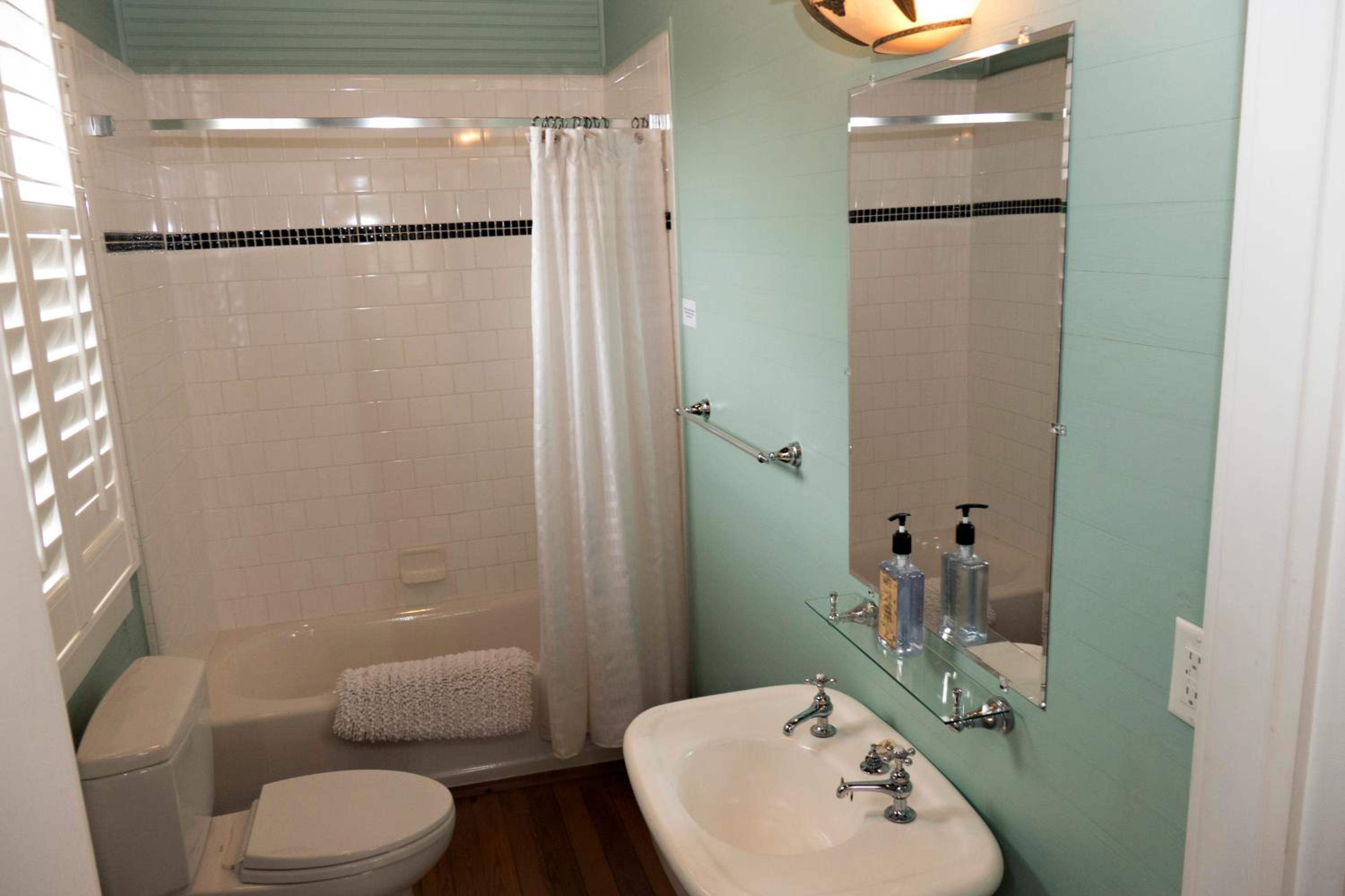 Queen Room - Ophelia Suite photo 3
