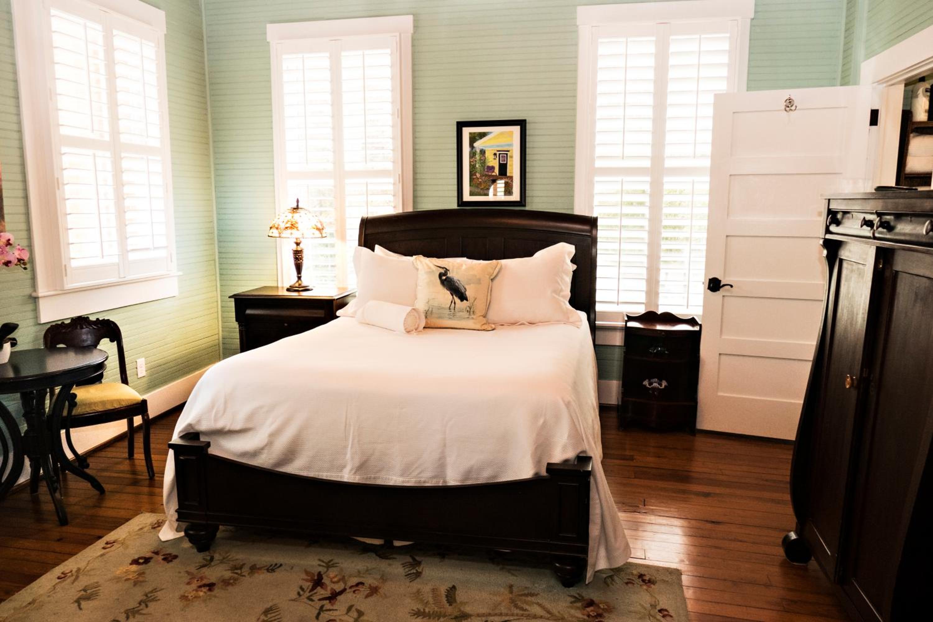 Queen Room - Ophelia Suite