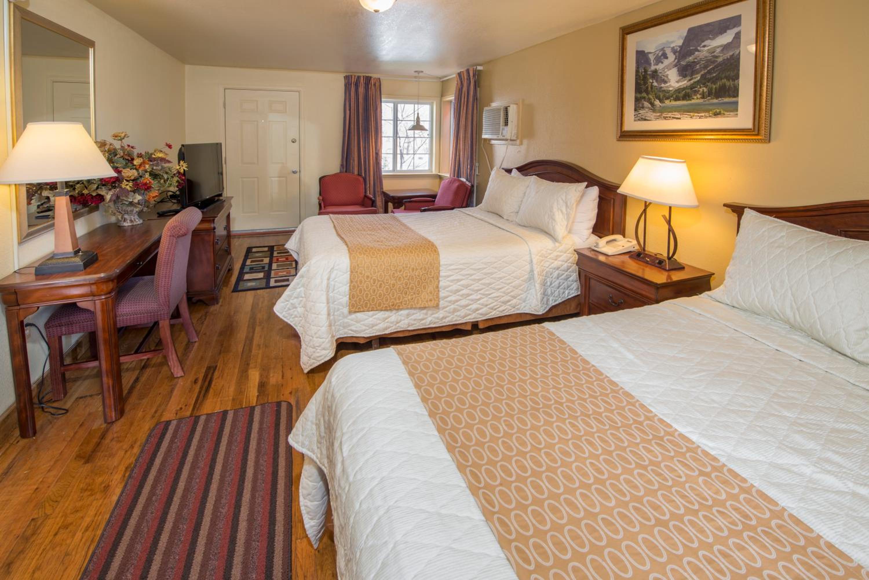 Two-Bedroom Cottage - Photo 1