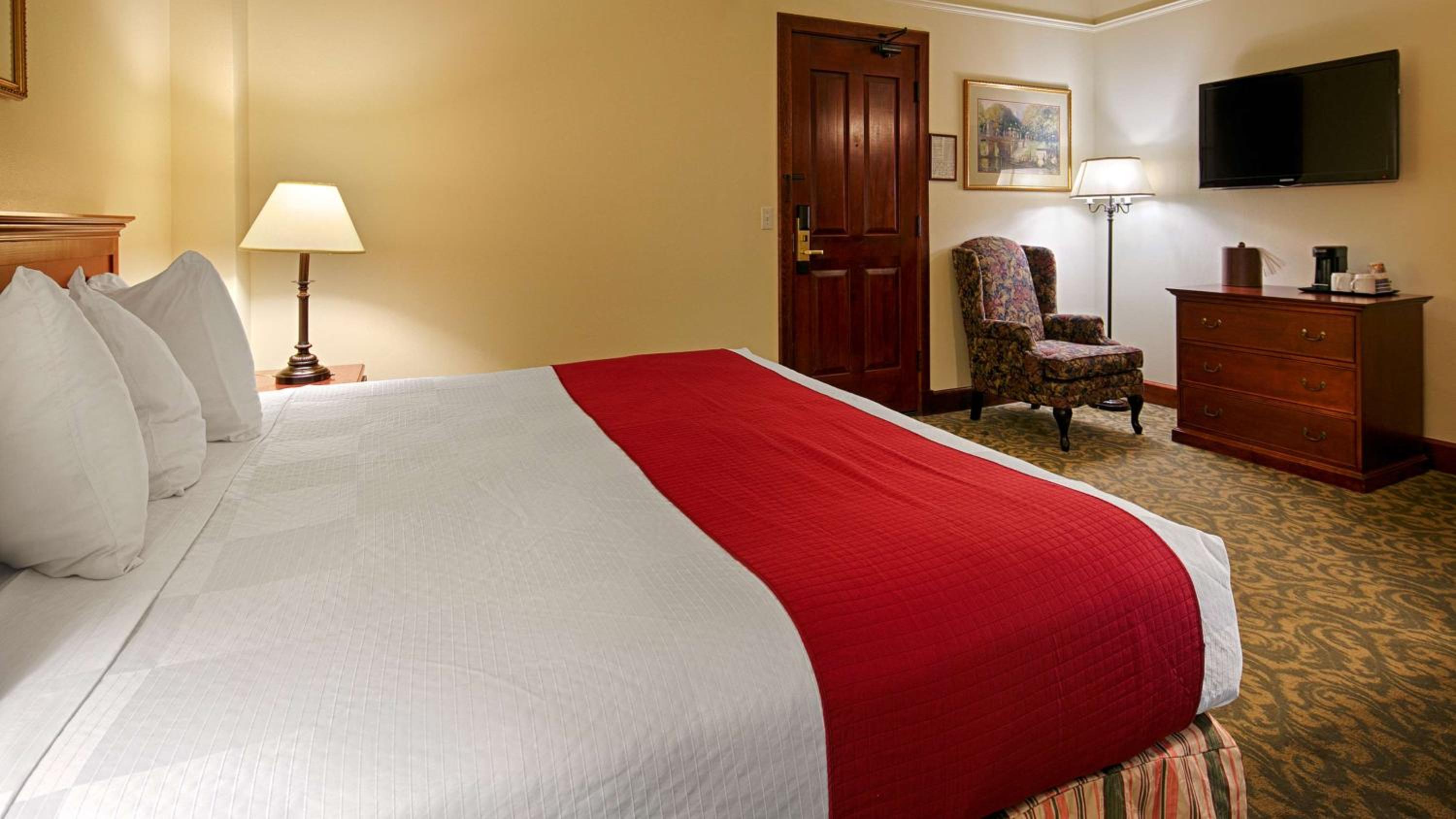 King Room - Non-Smoking - Photo 4