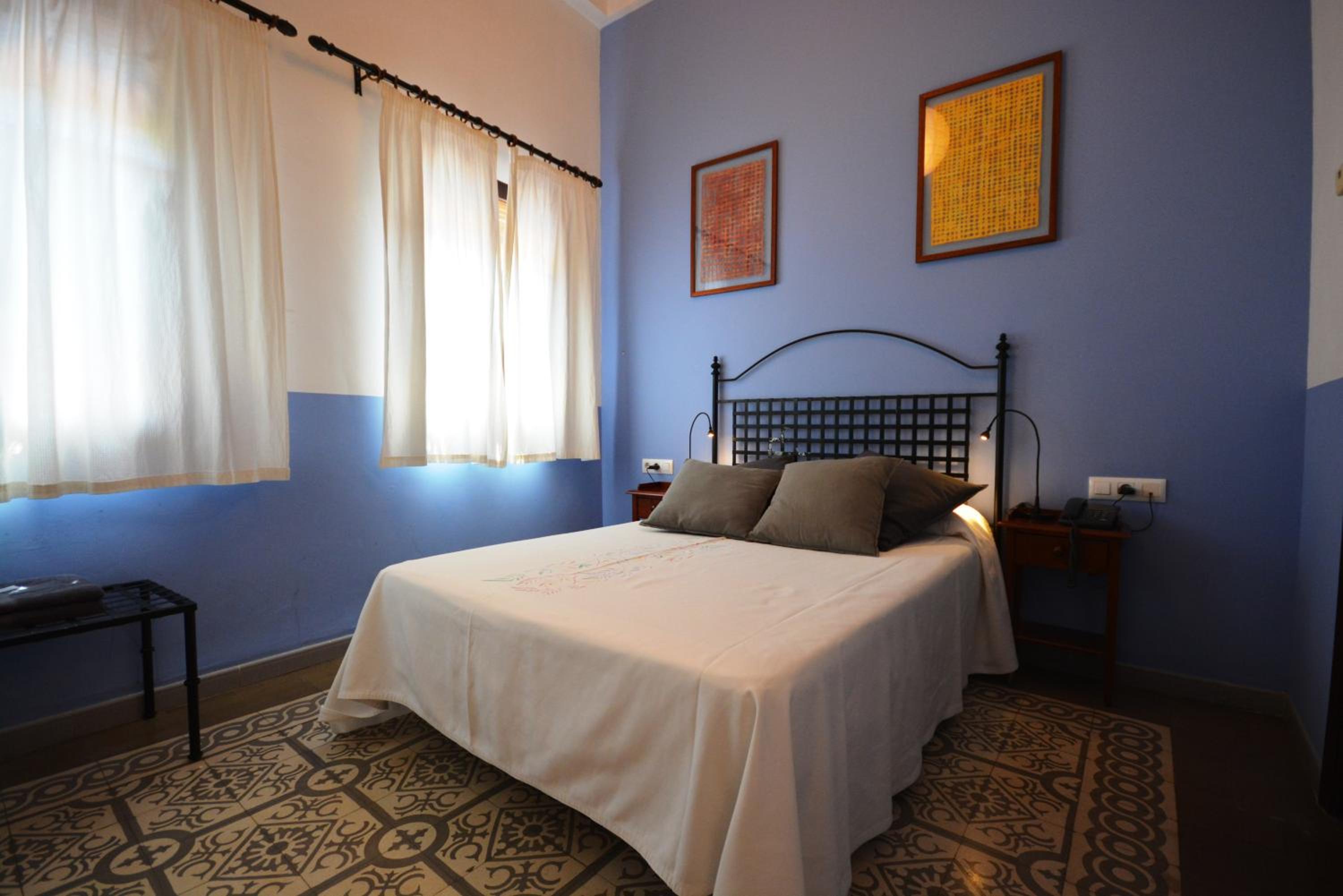 Double or Twin Room - Photo 3
