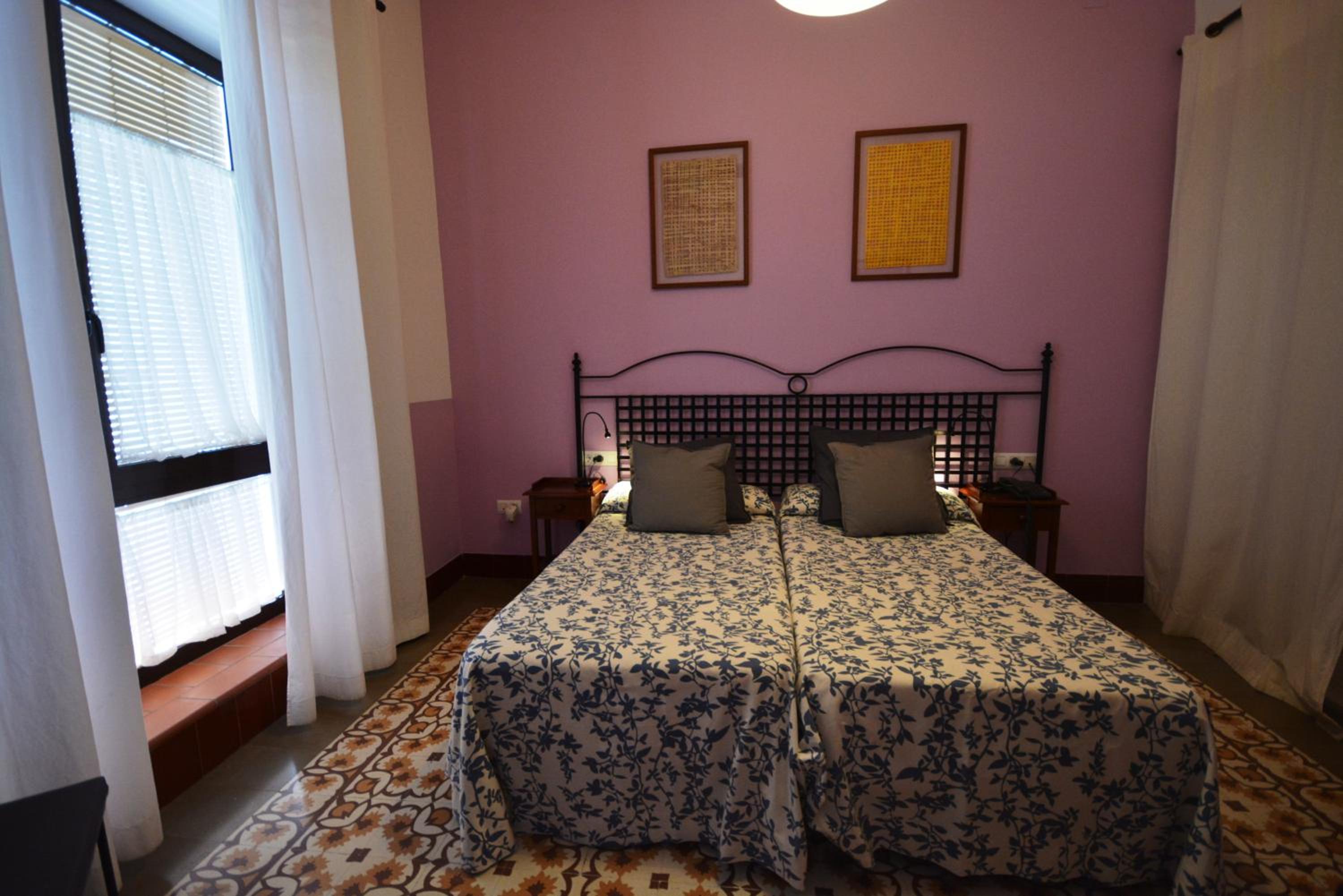 Double or Twin Room - Photo 7