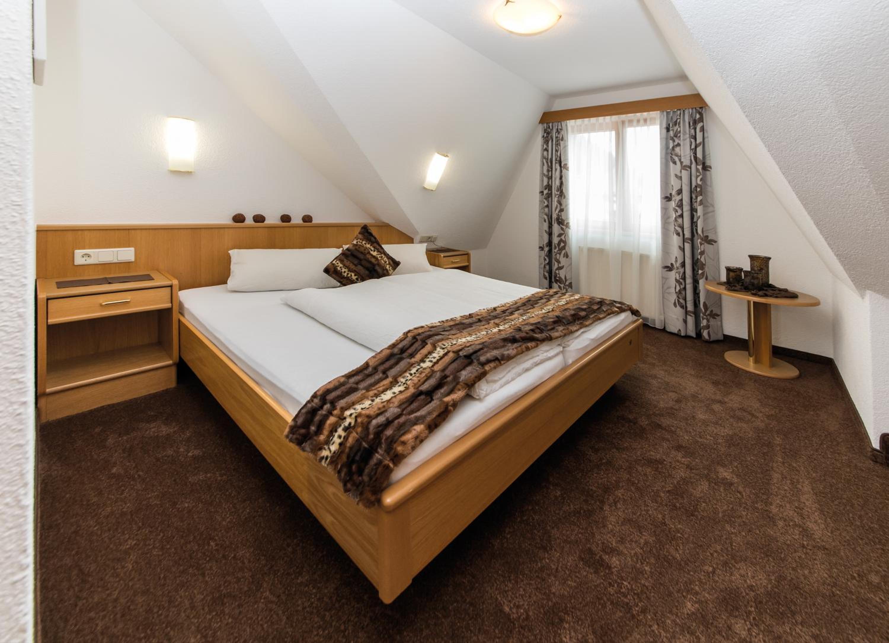 One-Bedroom Apartment with Balcony