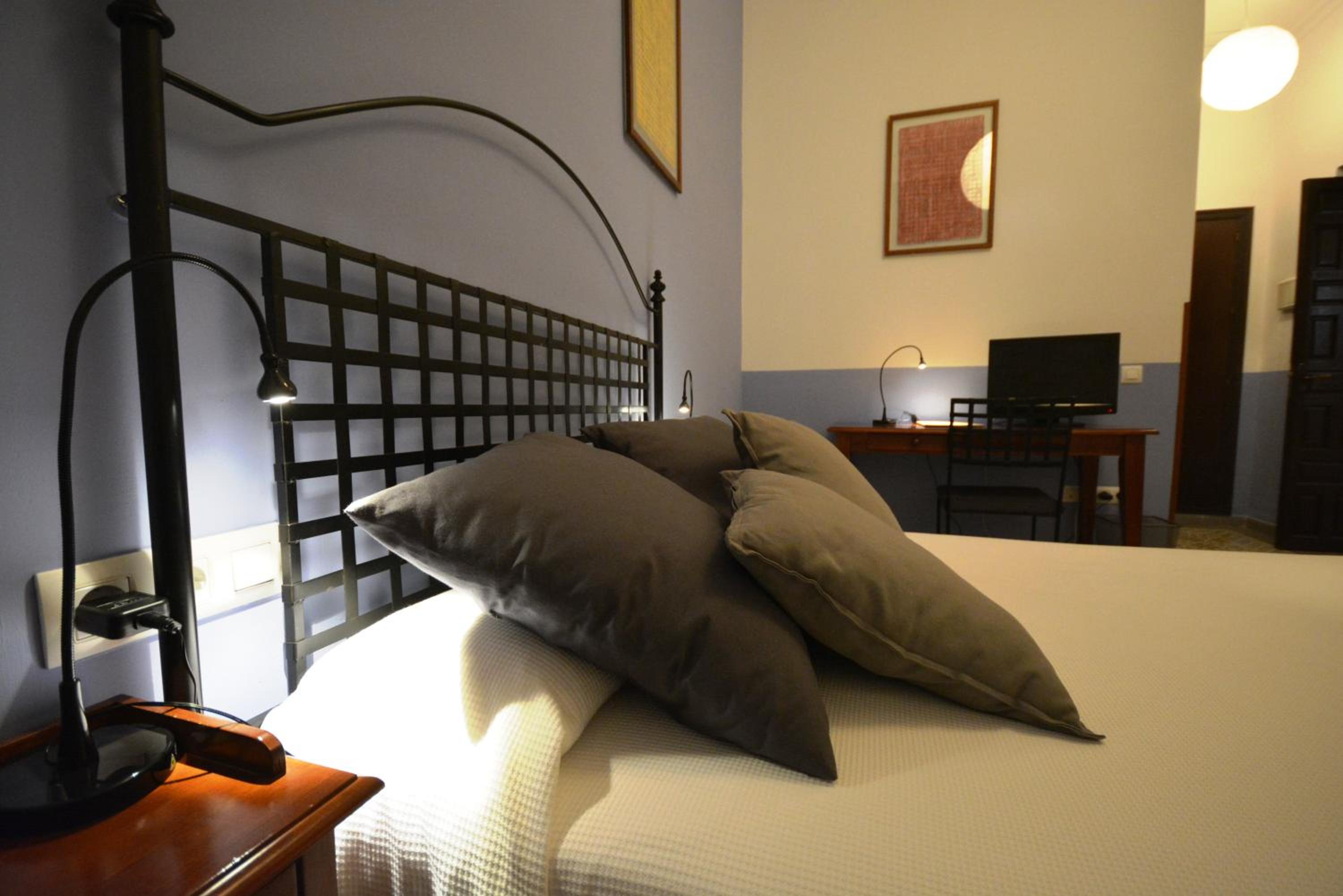 Double or Twin Room - Photo 1