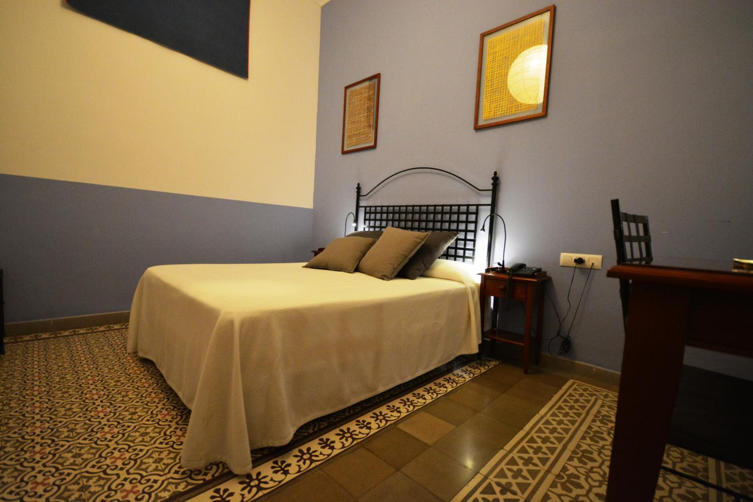 Double or Twin Room - Photo 6