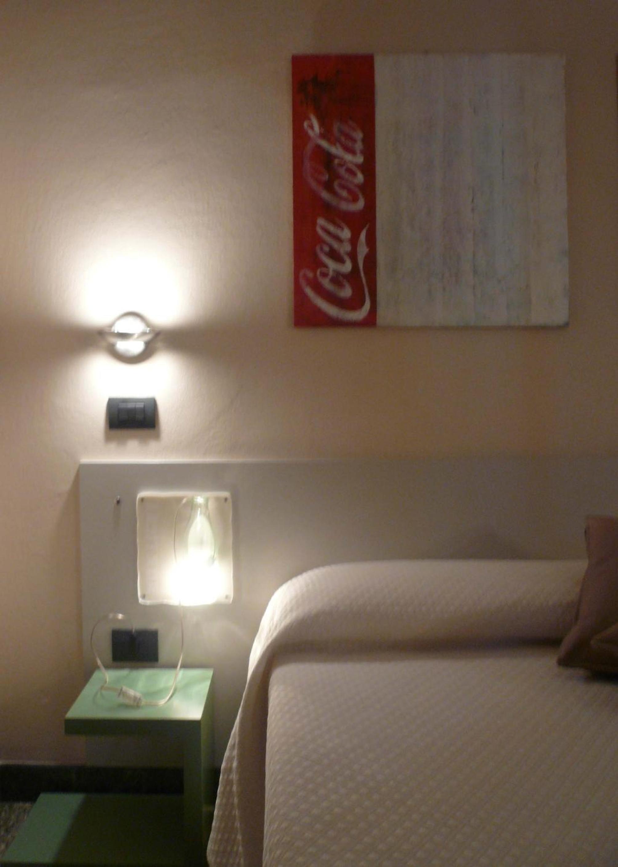 Standard Double Room - Photo 8