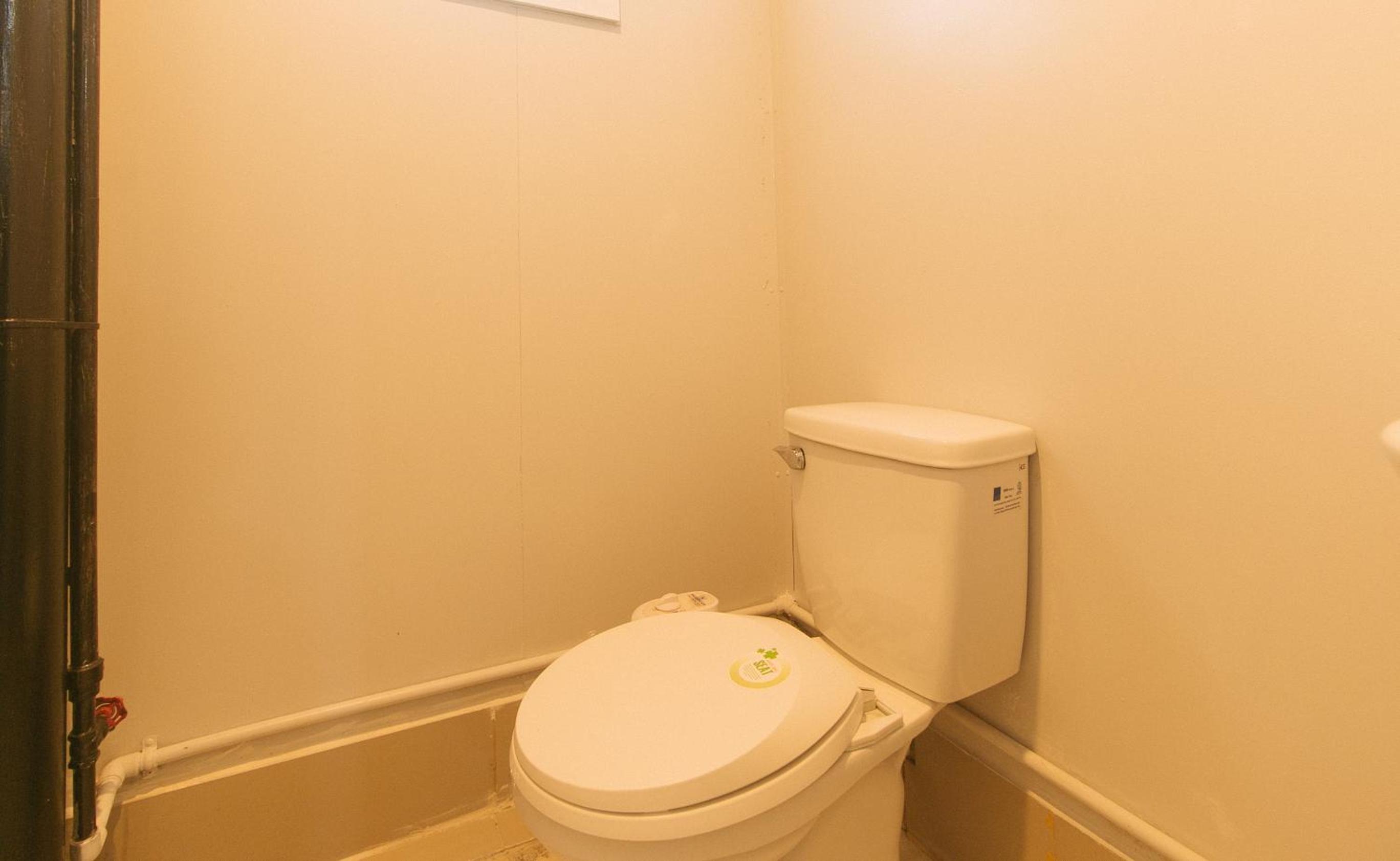 Standard Twin Room with Shared Bathroom photo 3