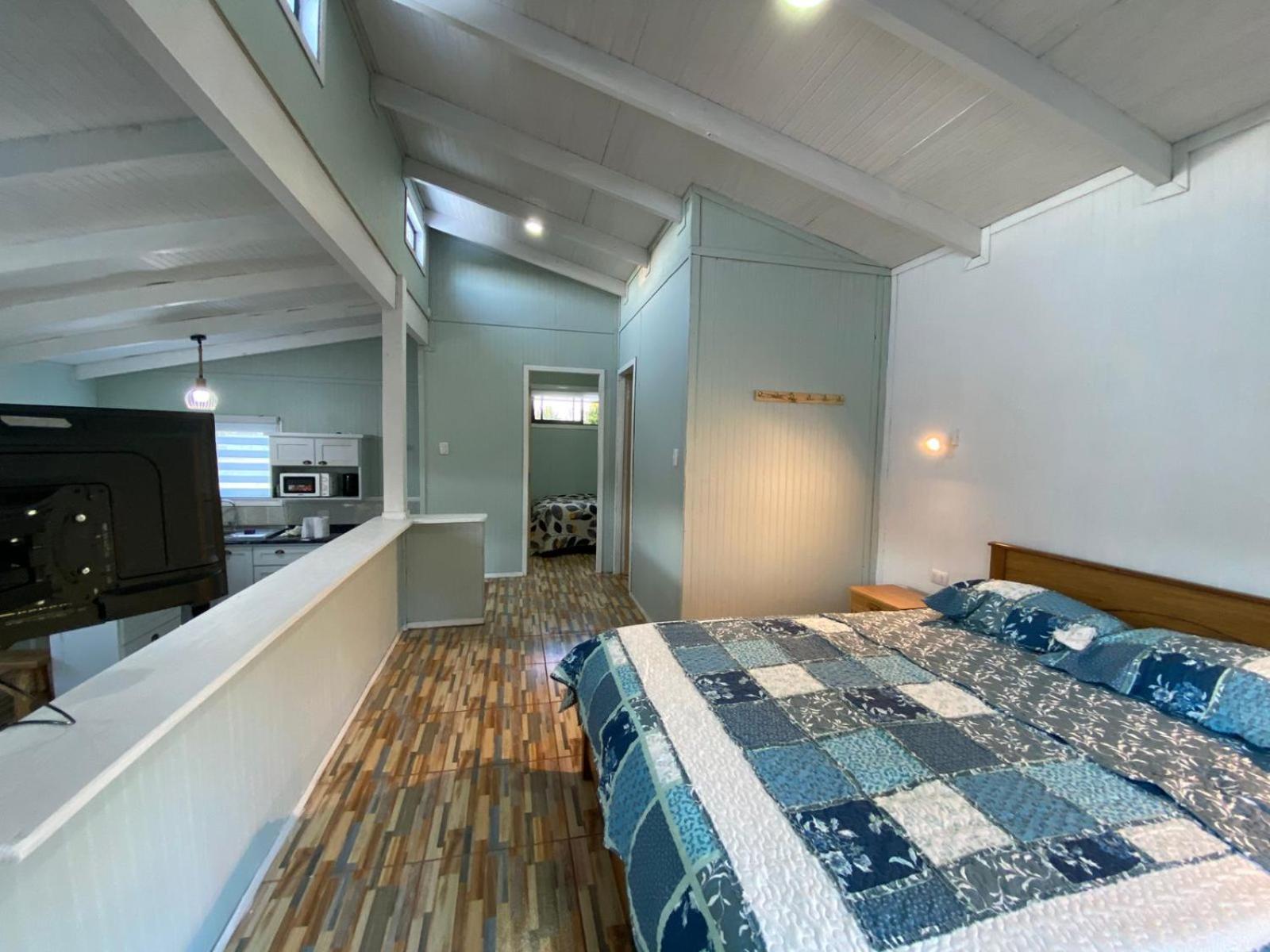 Two-Bedroom House photo 2