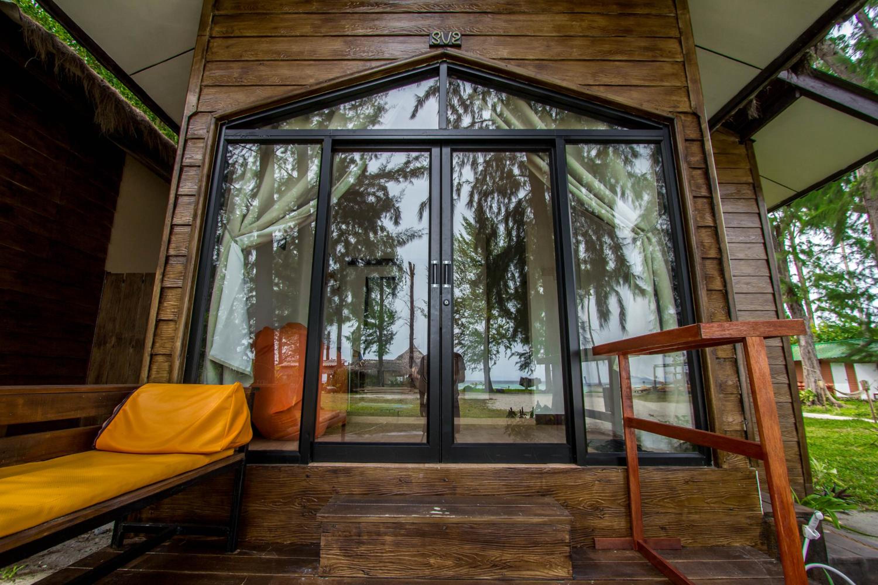 Bungalow with Sea View - Photo 9