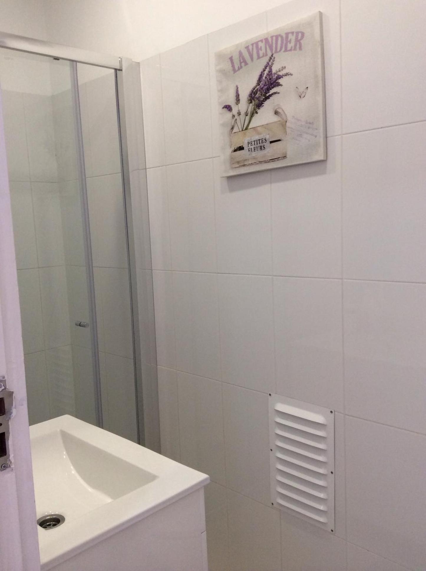 Double Room with Private Bathroom - Photo 7