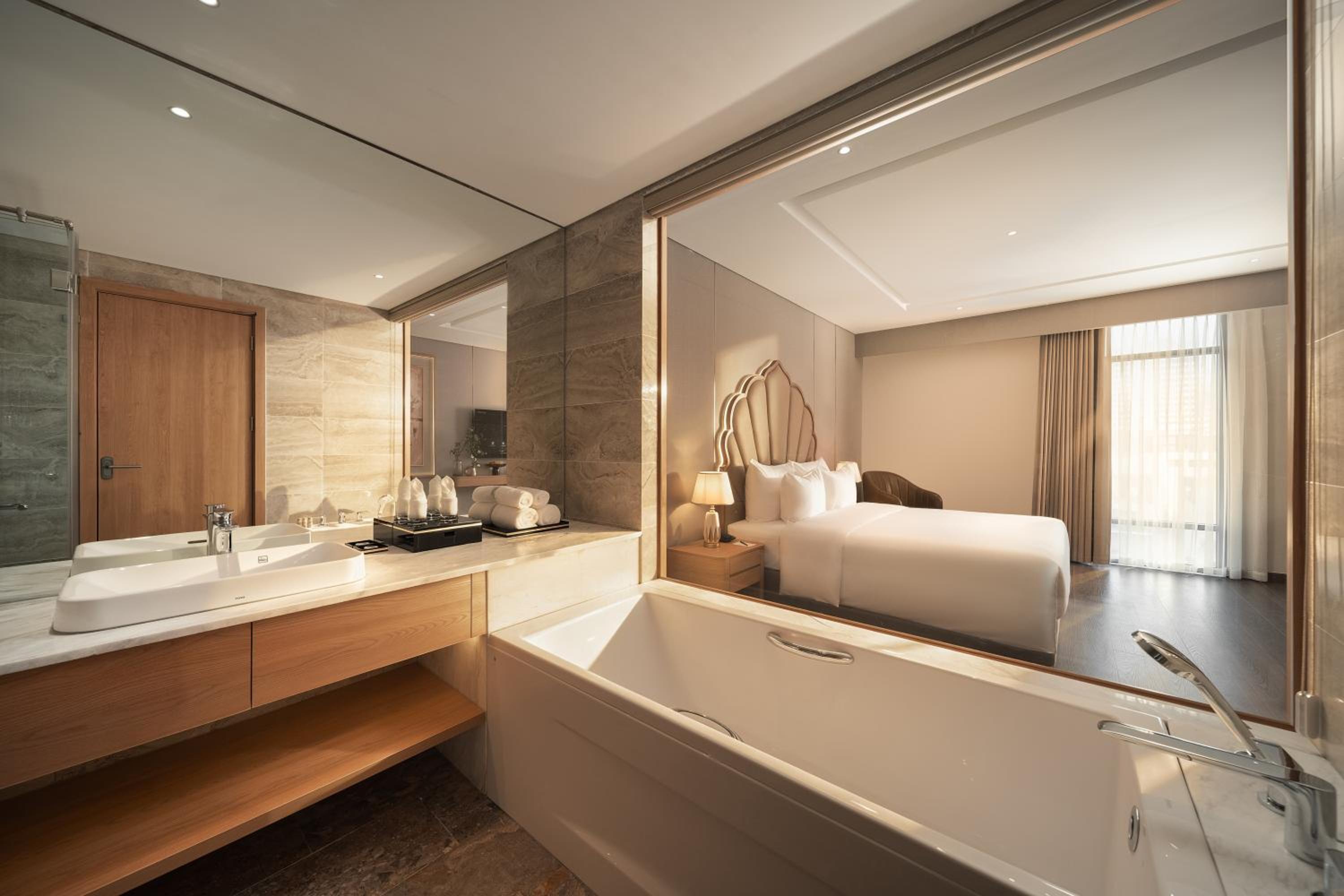 Deluxe King Room