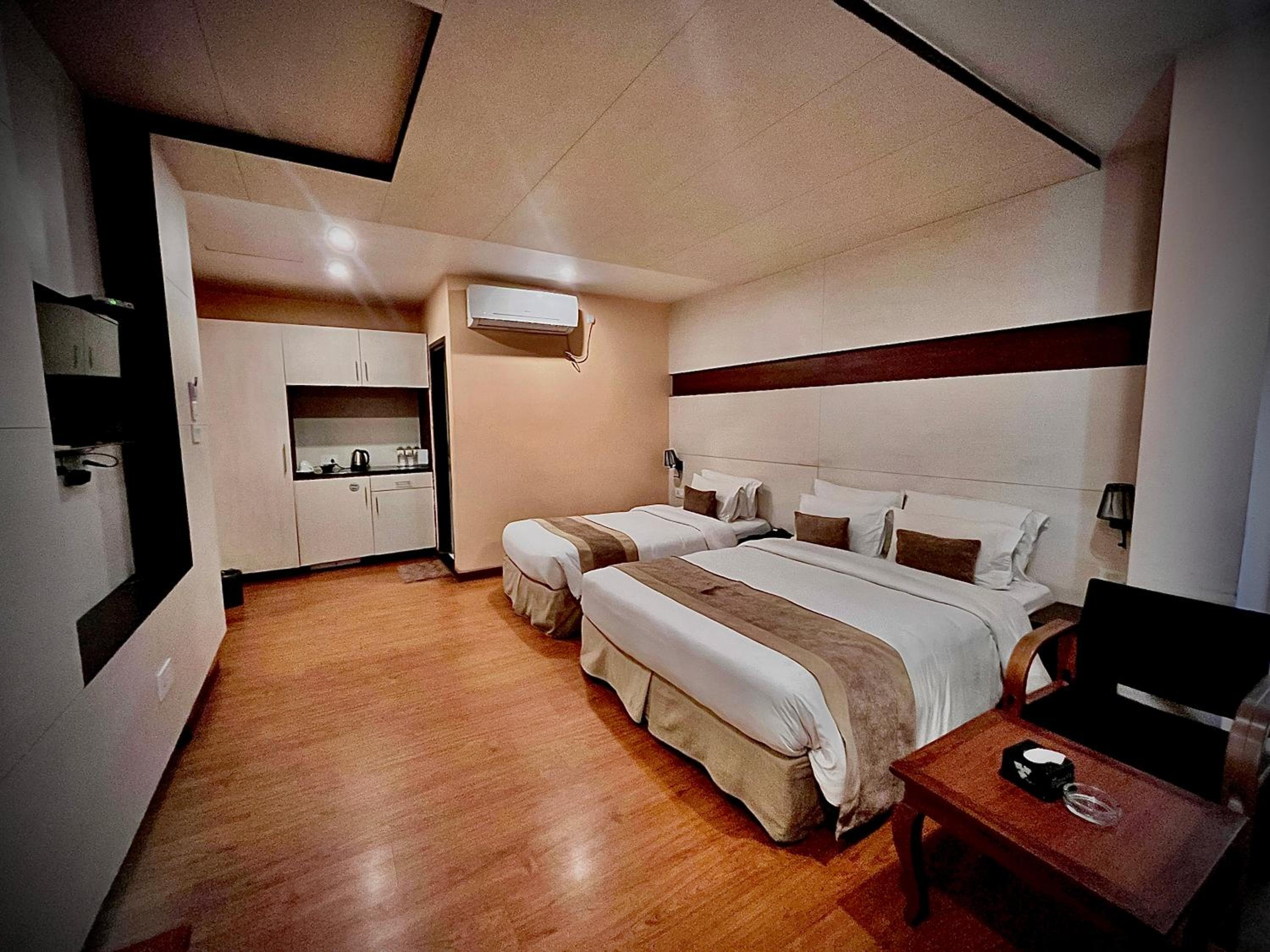 Deluxe Family Room